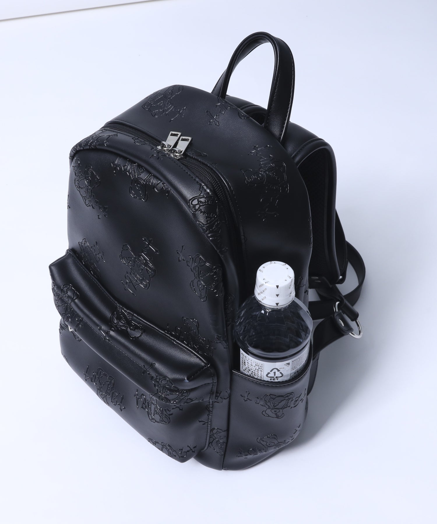 DARK ANGEL BEAR型押し総柄リュック