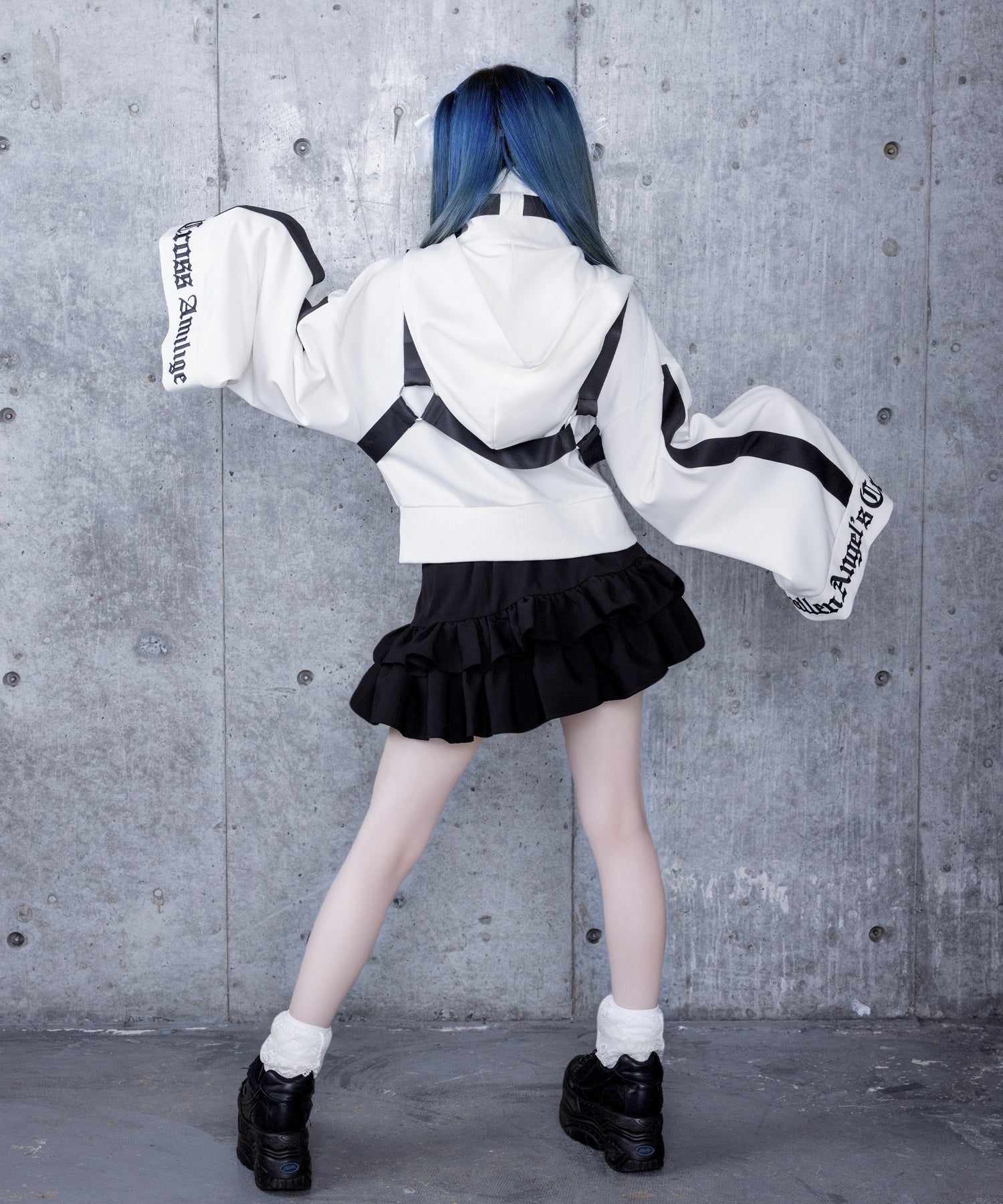 ショートZIPベルトハーネス付きパーカー