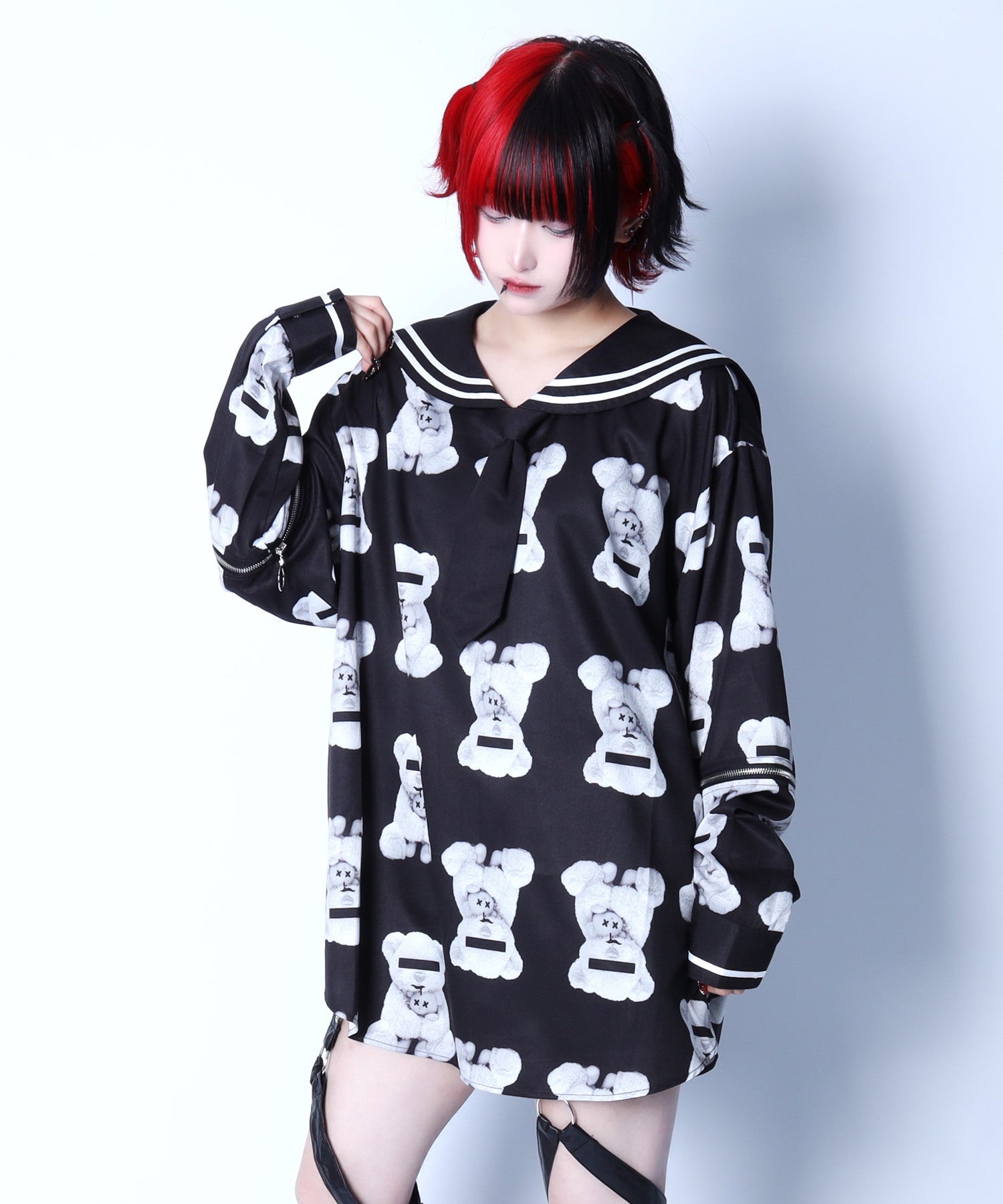 PSYCHO PASS総柄セーラーカラープルオーバー