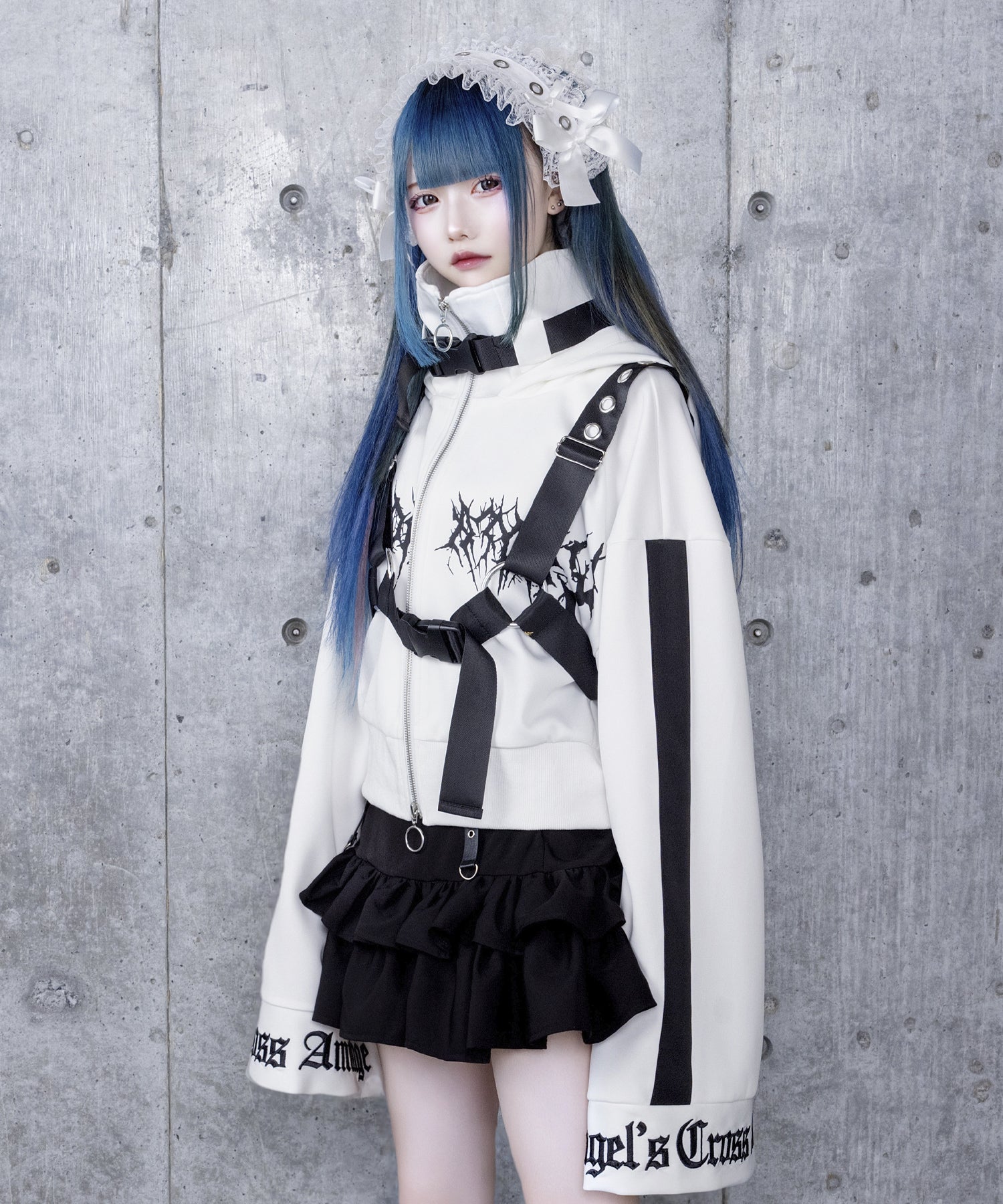 ショートZIPベルトハーネス付きパーカー