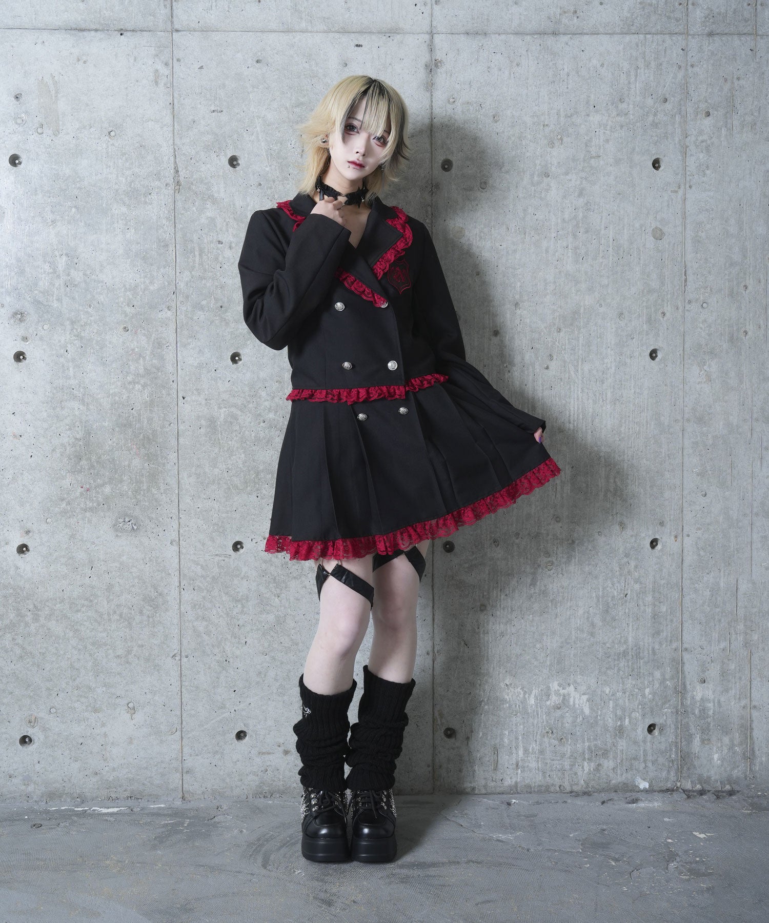 エンブレムワッペン付きレースジャケット ボックスプリーツスカートセット