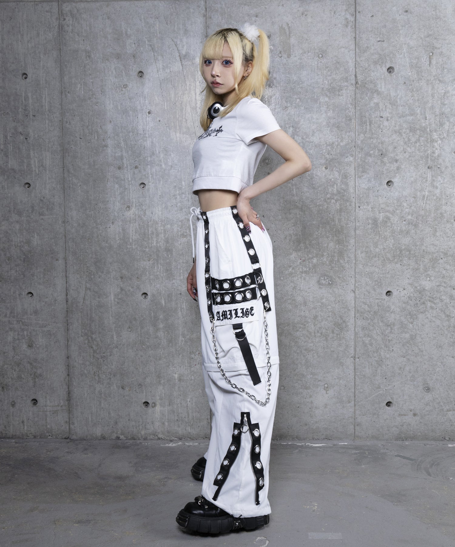 チェーンサスペンダー付きナイロンワイドパンツ