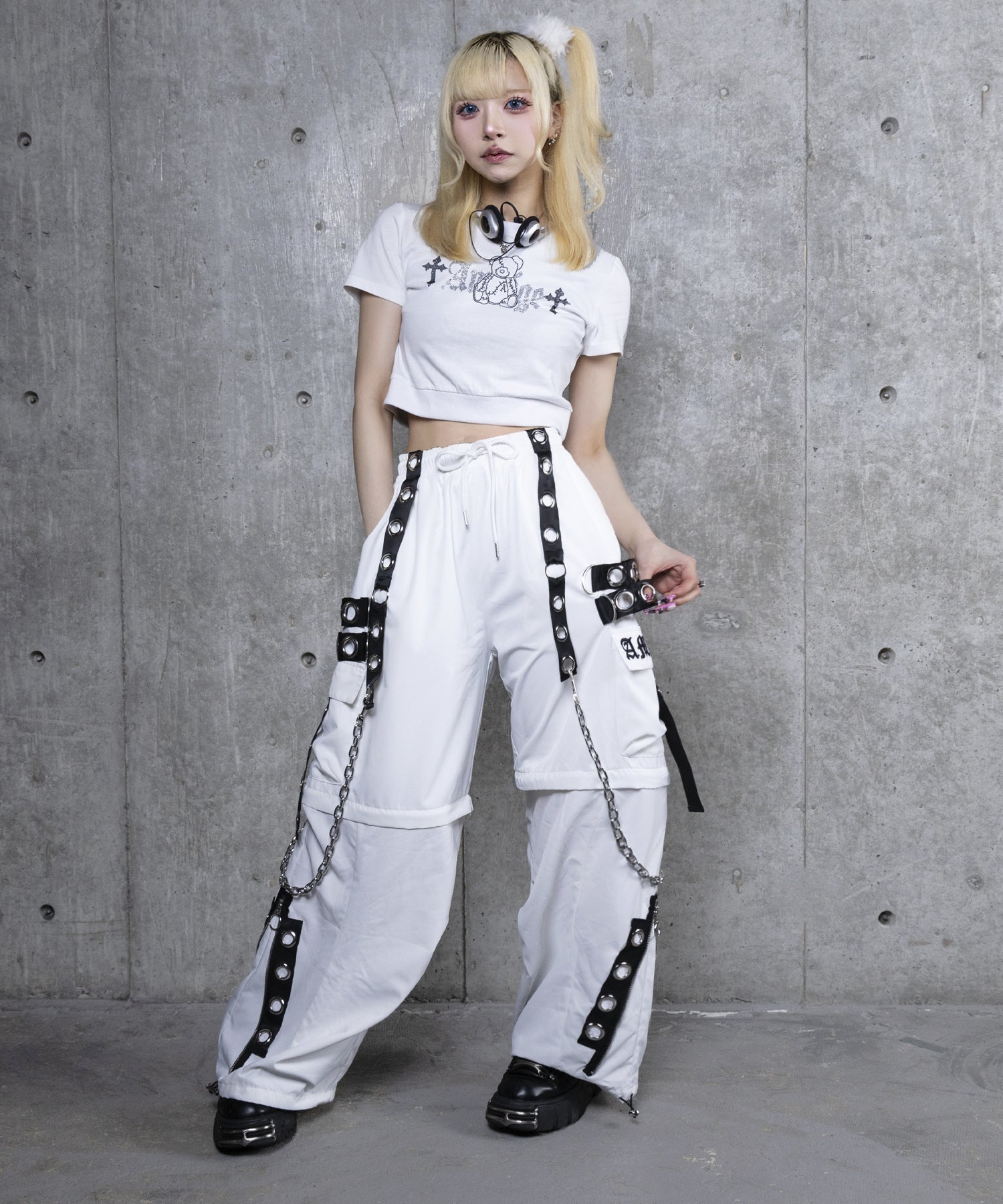 チェーンサスペンダー付きナイロンワイドパンツ