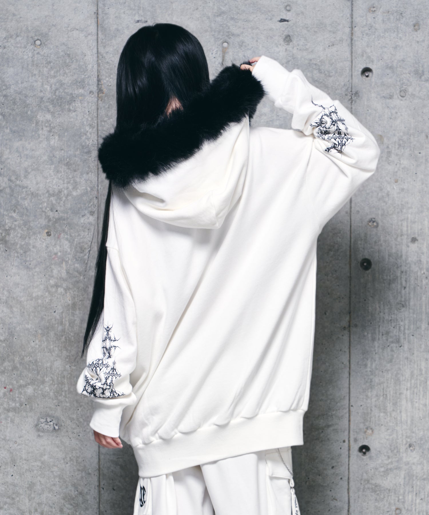 ファー付きAmiligeラインストーンZIPパーカー