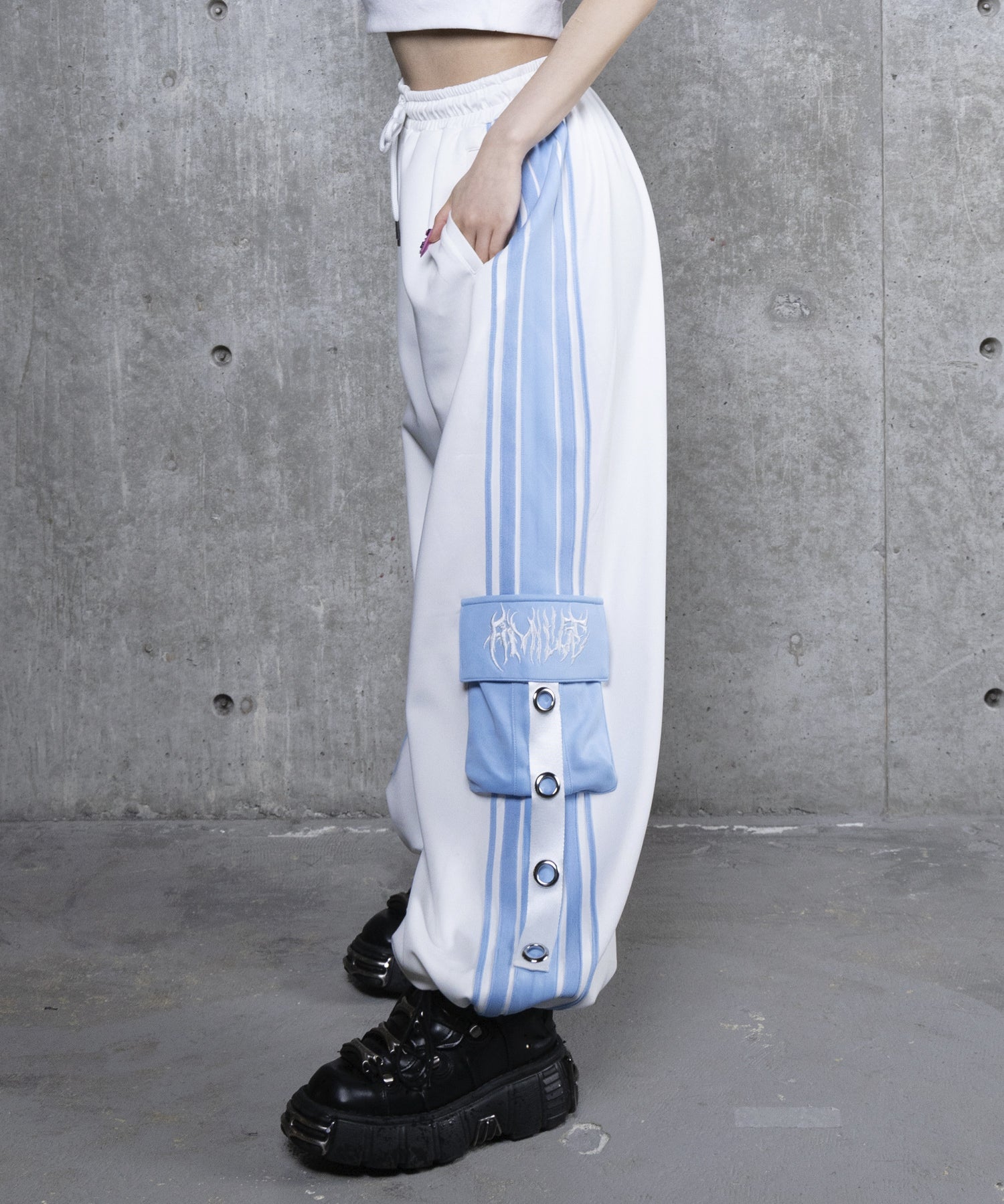 バイカラー裾ポケットラインジャージパンツ