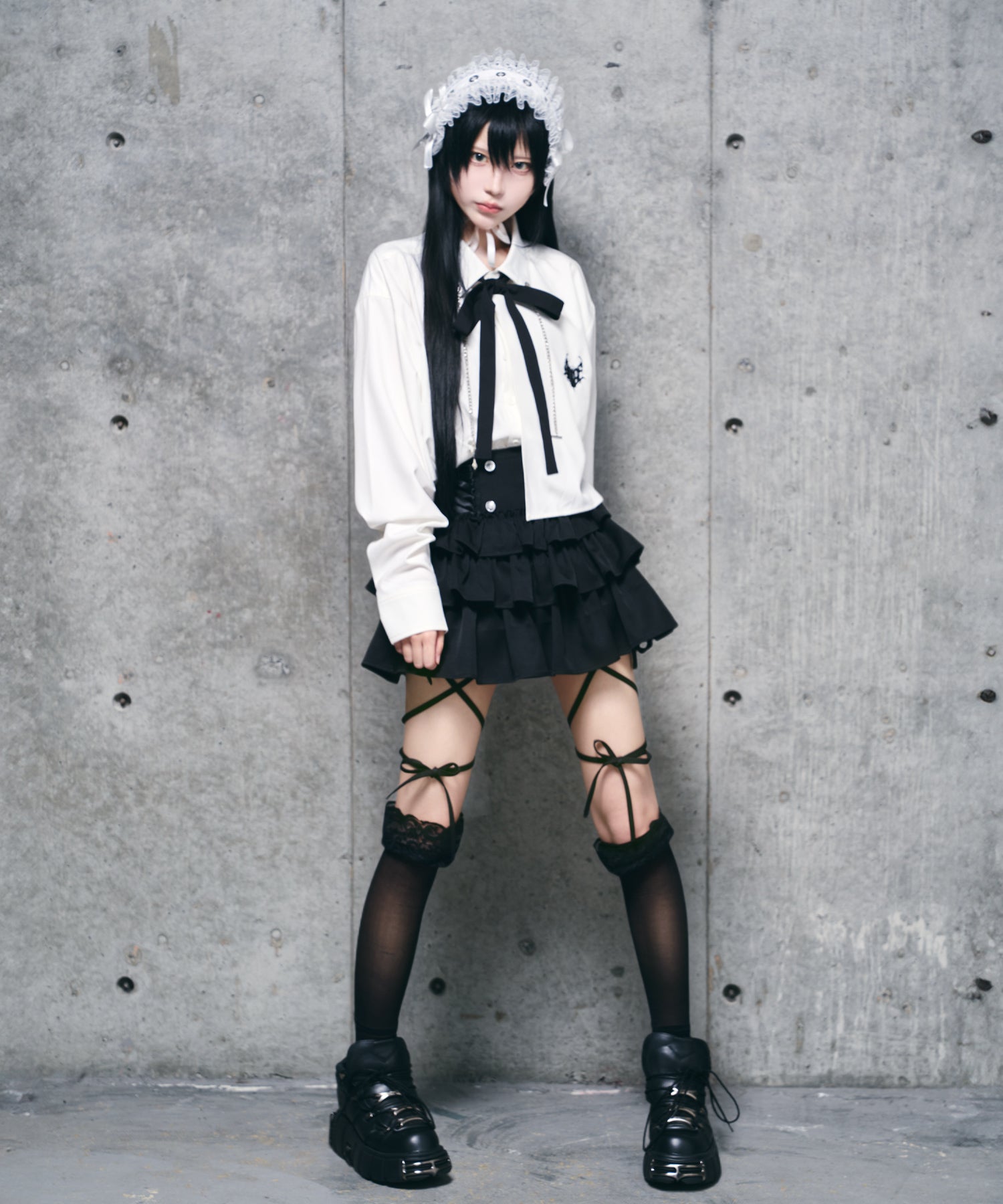 ハイウエストエンブレムボタン付きフリルパンツ