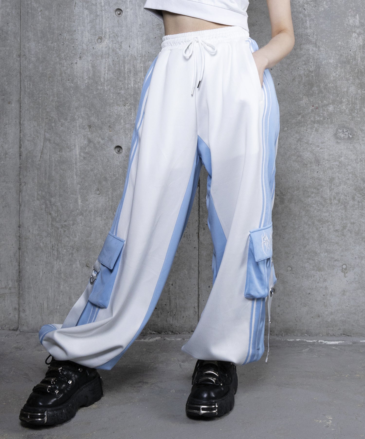 バイカラー裾ポケットラインジャージパンツ