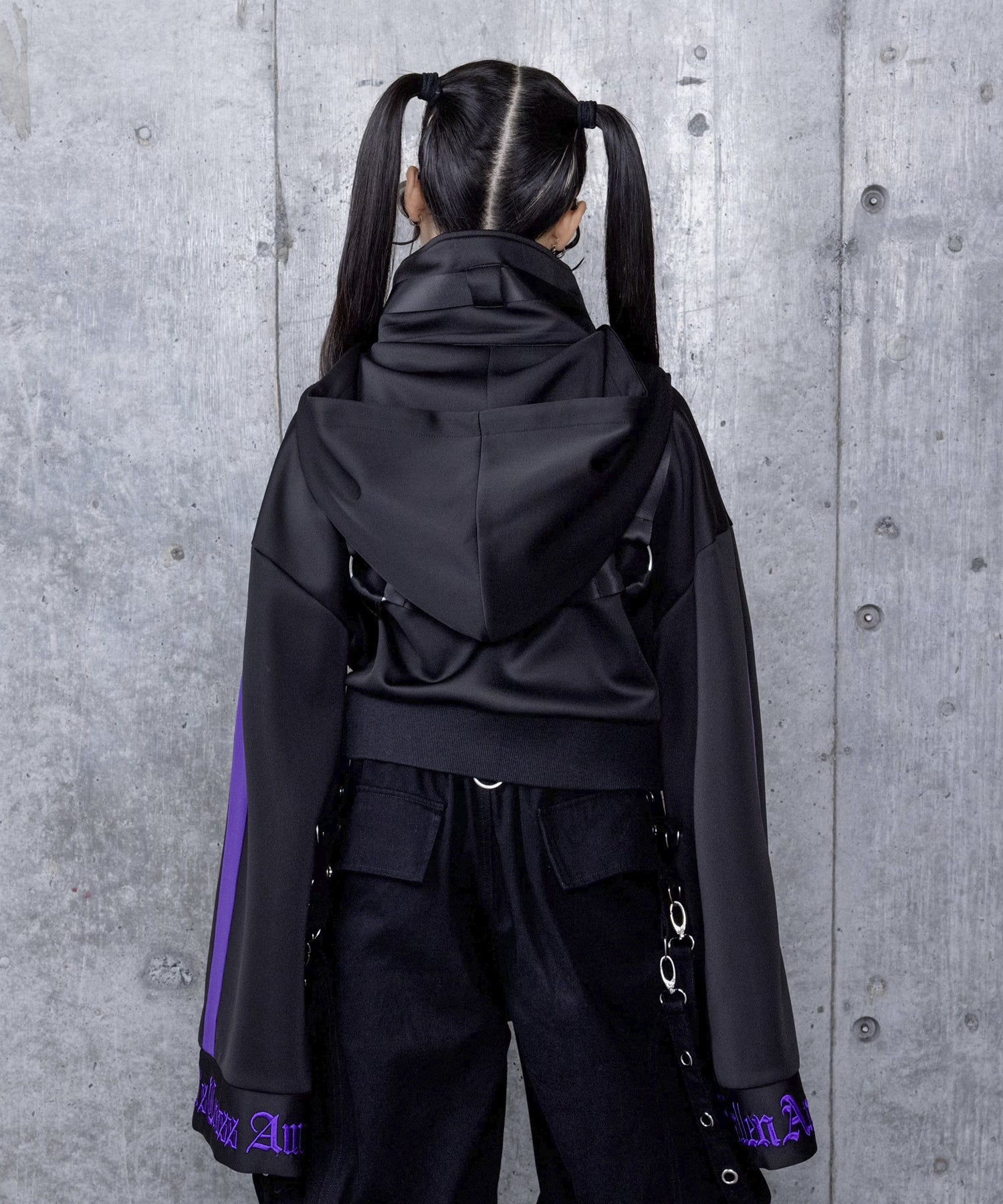 ショートZIPベルトハーネス付きパーカー