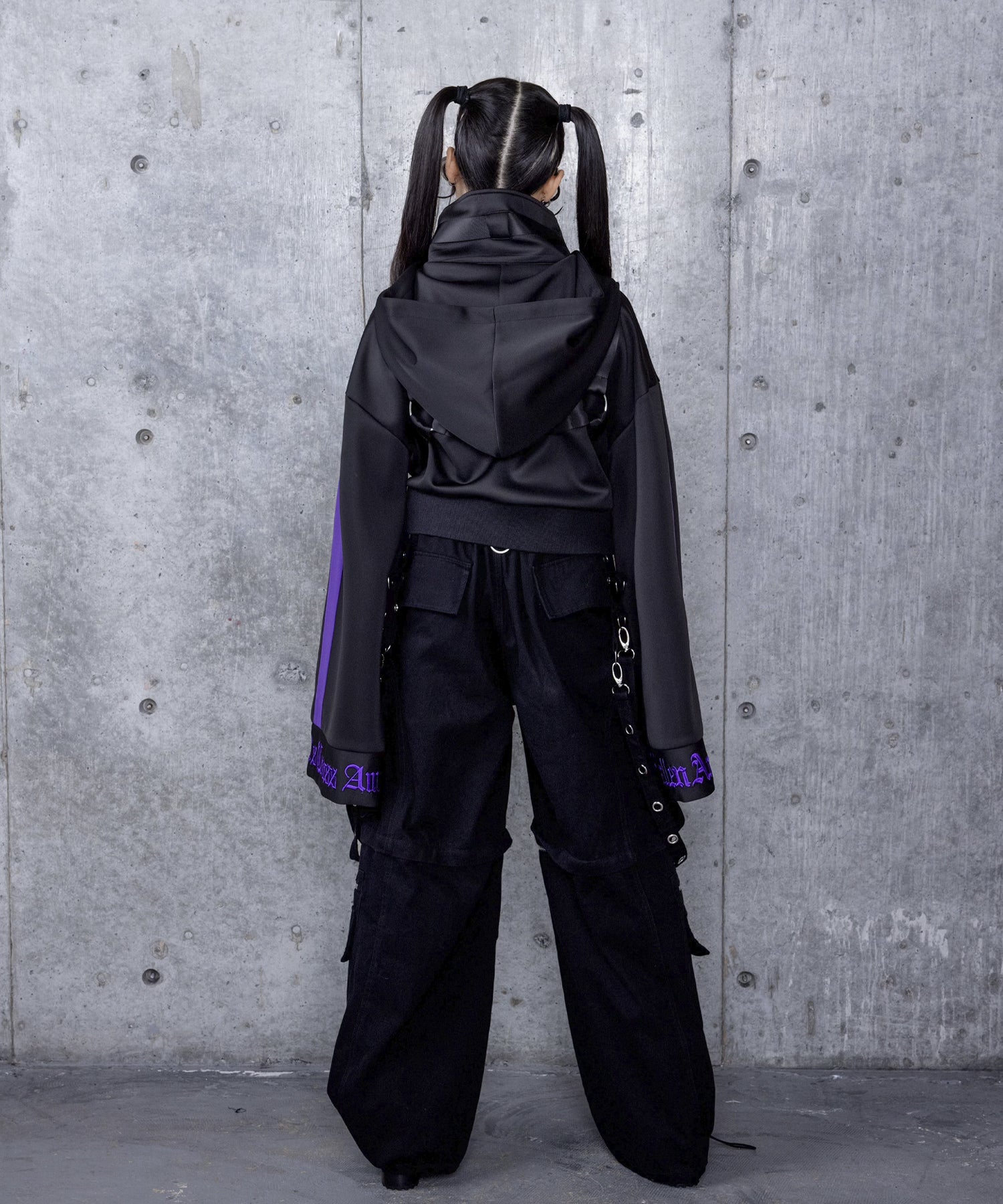 ショートZIPベルトハーネス付きパーカー