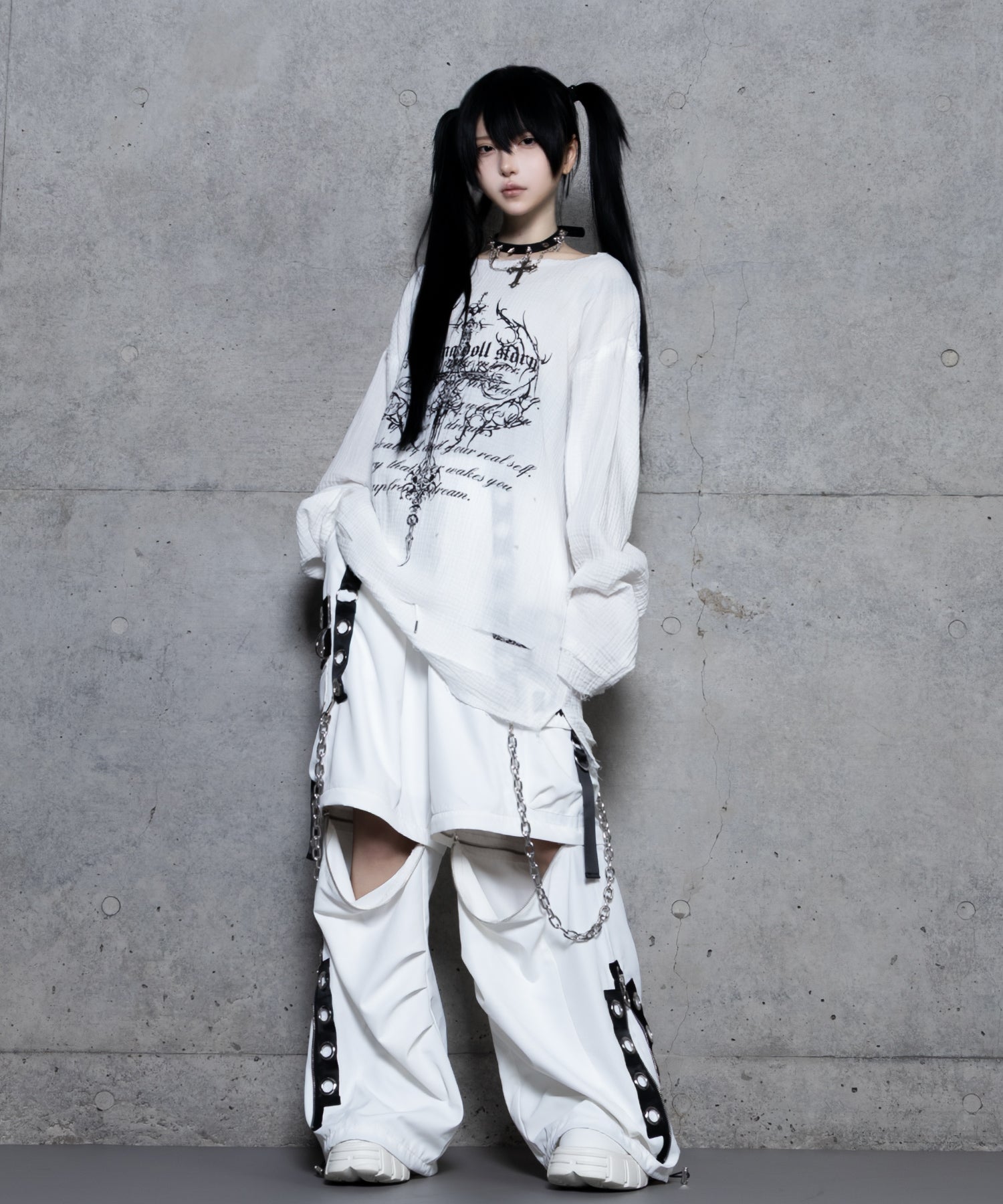 チェーンサスペンダー付きナイロンワイドパンツ