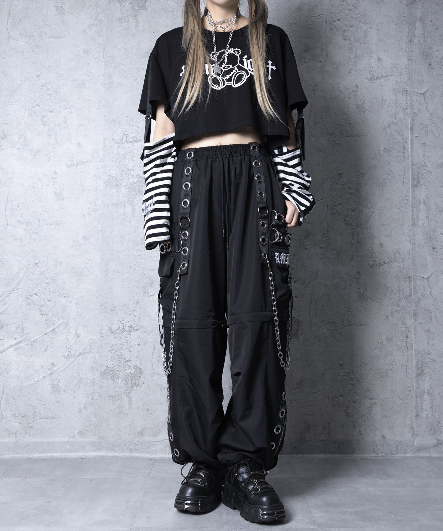 チェーンサスペンダー付きナイロンワイドパンツ