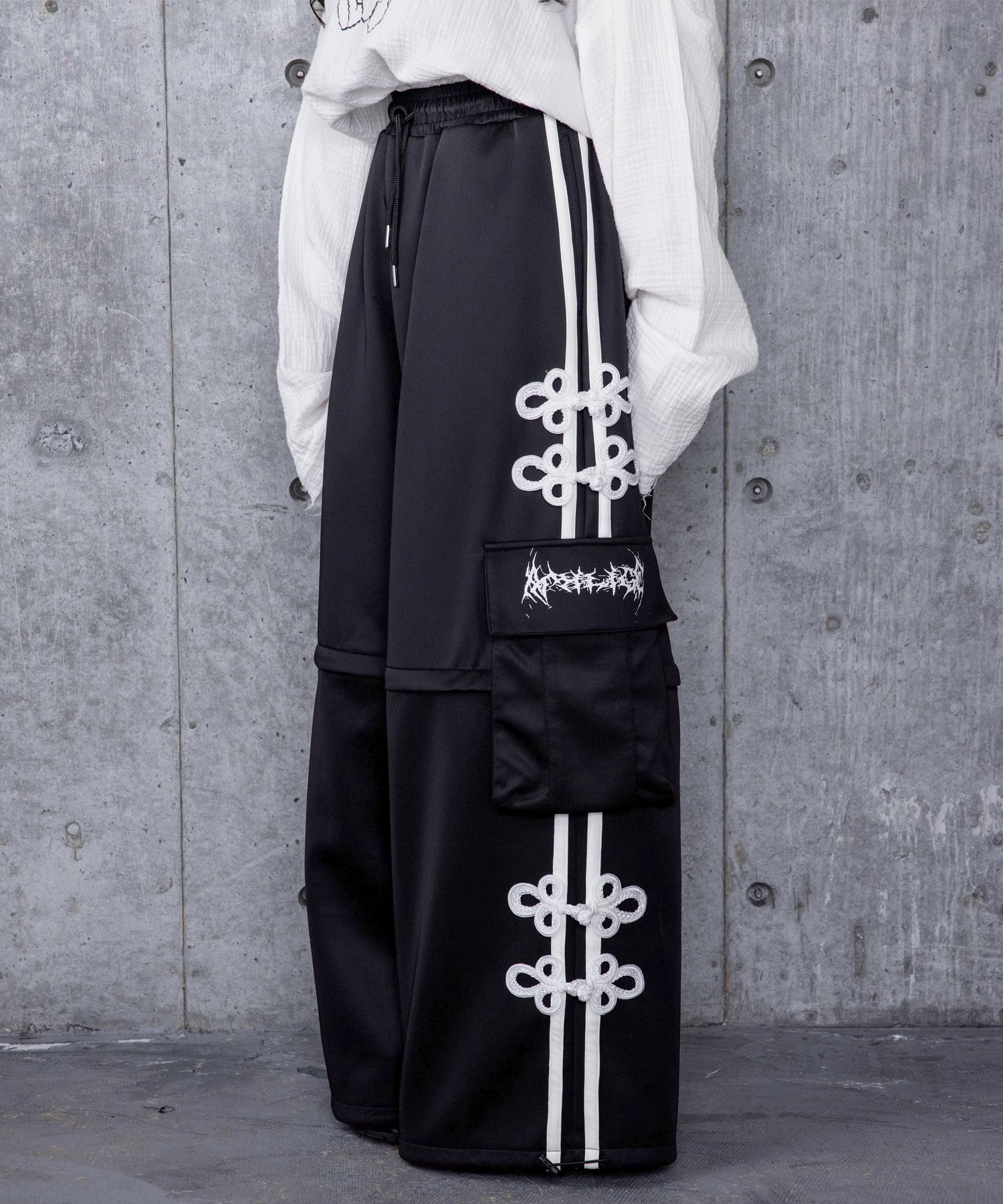 チャイナボタン付き2WAYパンツ