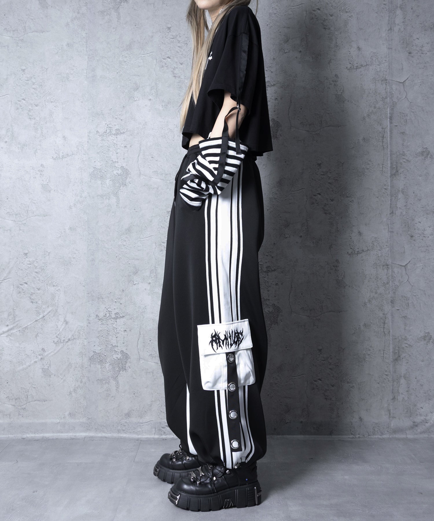 バイカラー裾ポケットラインジャージパンツ