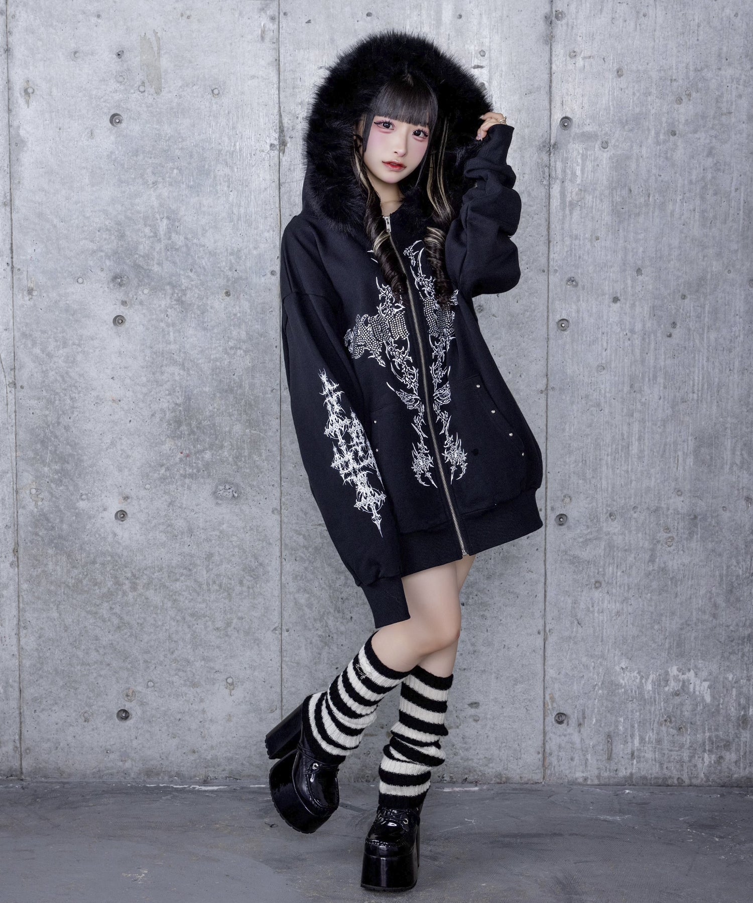 ファー付きAmiligeラインストーンZIPパーカー