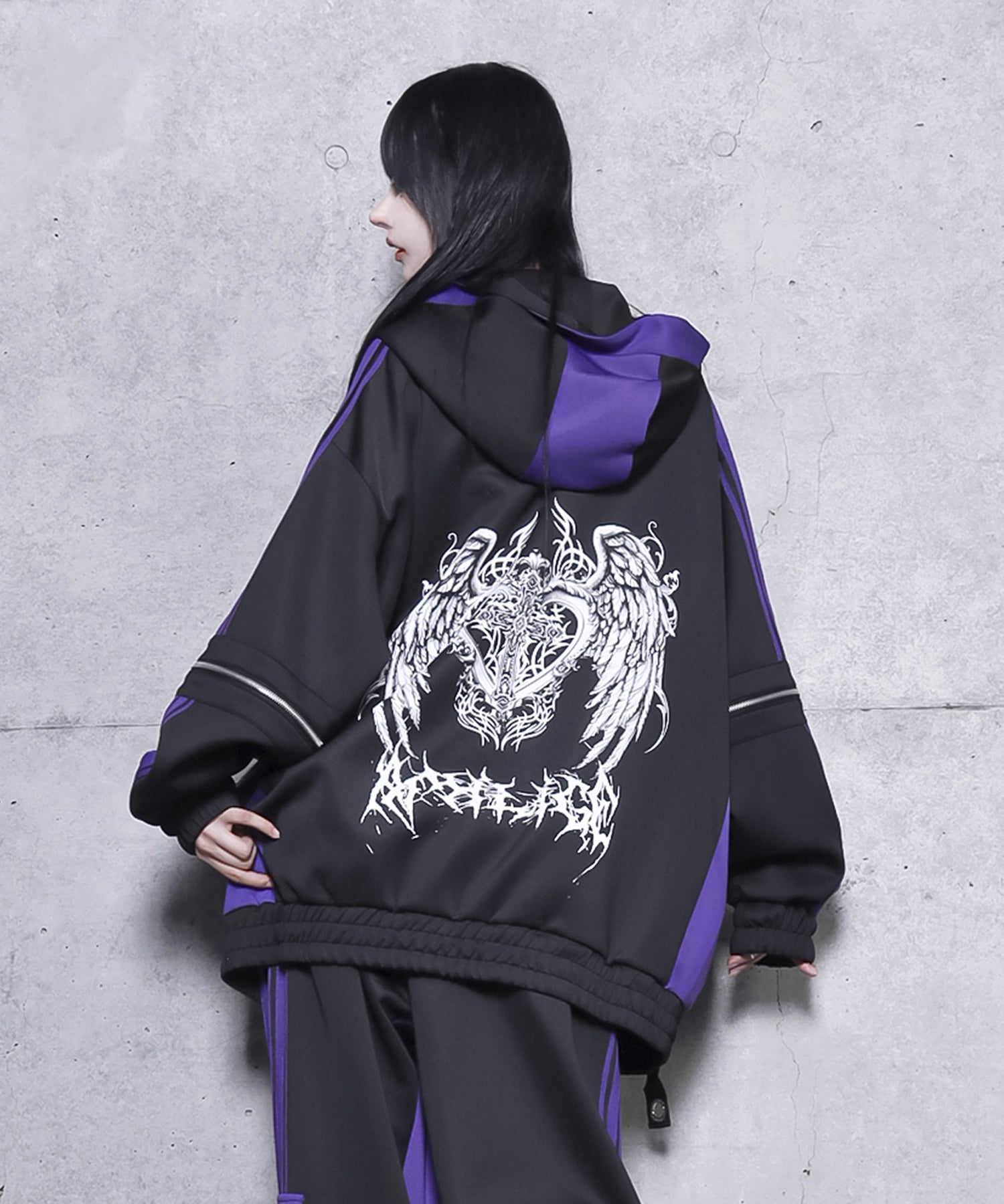 ハトメベルト付きライン入りZIPトップス