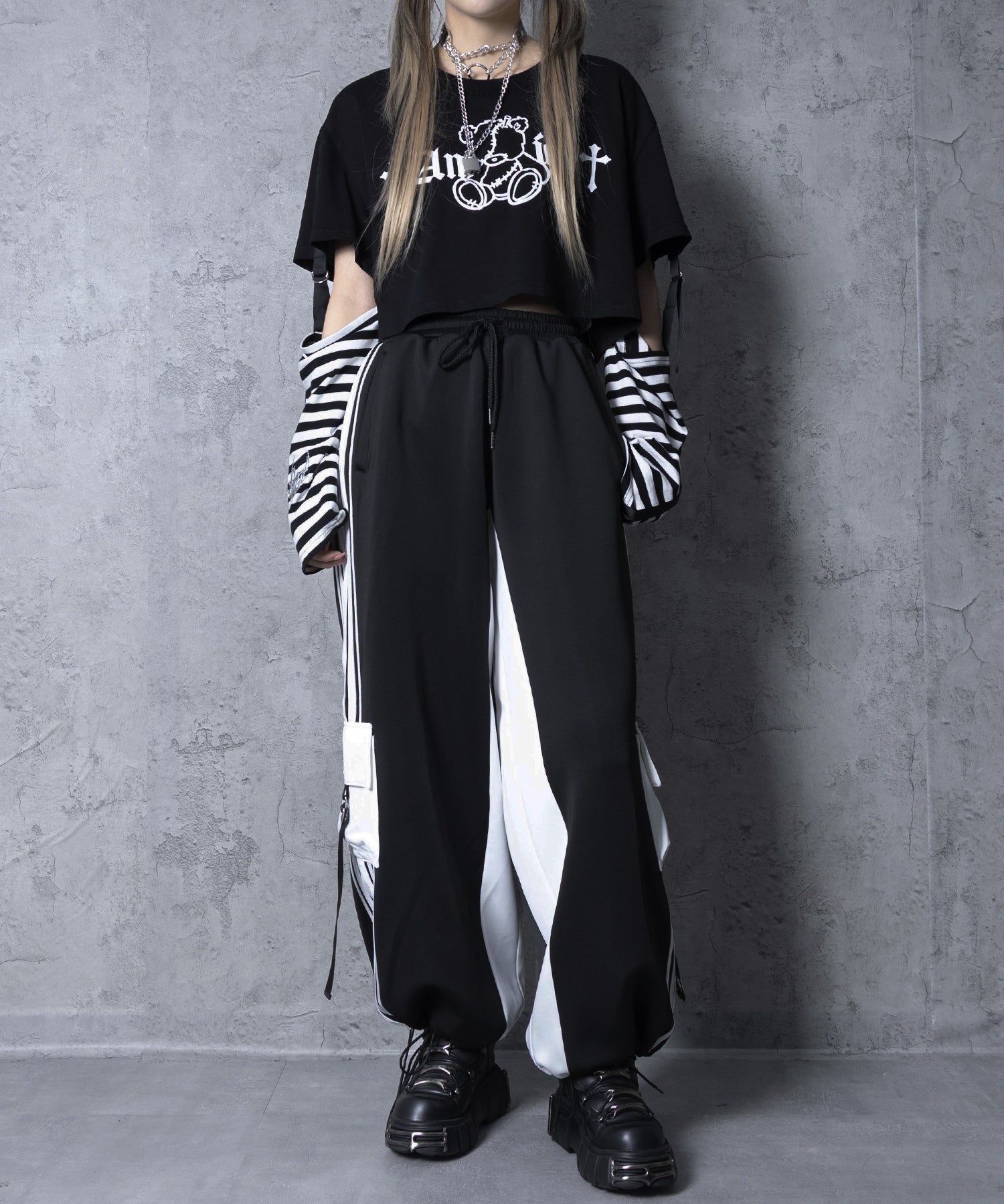 バイカラー裾ポケットラインジャージパンツ