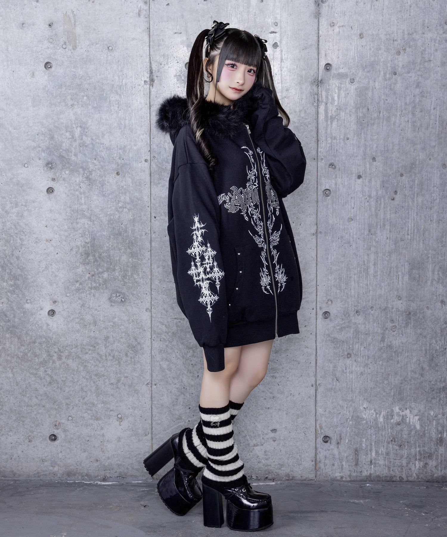 ファー付きAmiligeラインストーンZIPパーカー