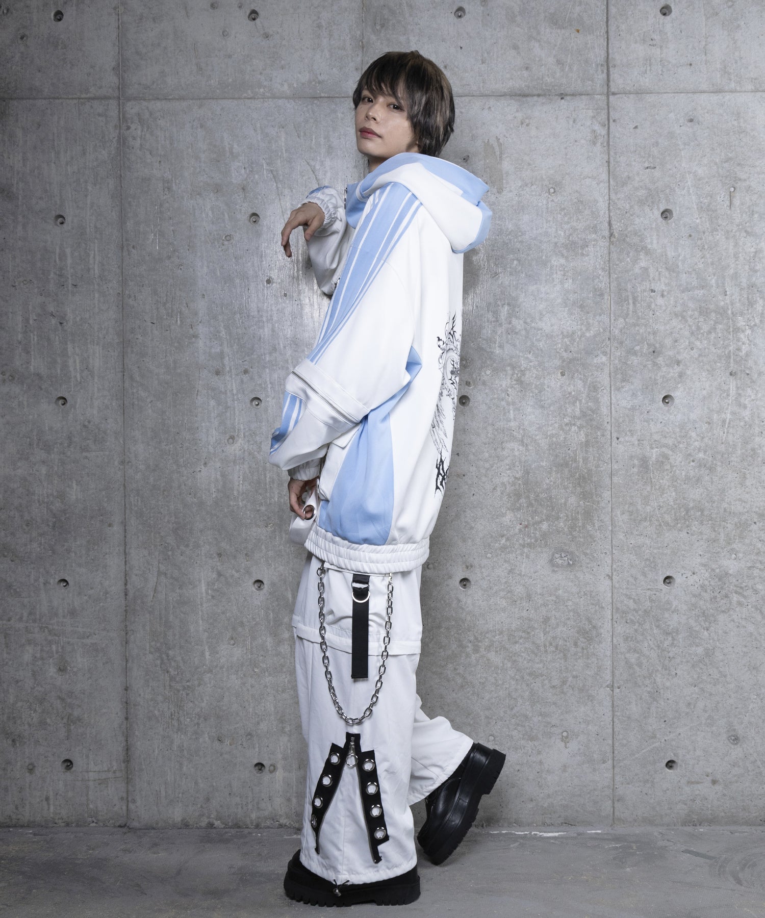 チェーンサスペンダー付きナイロンワイドパンツ