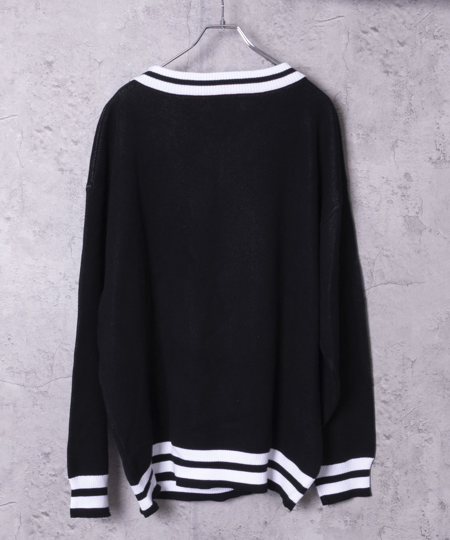 骨ロゴジャカードニット