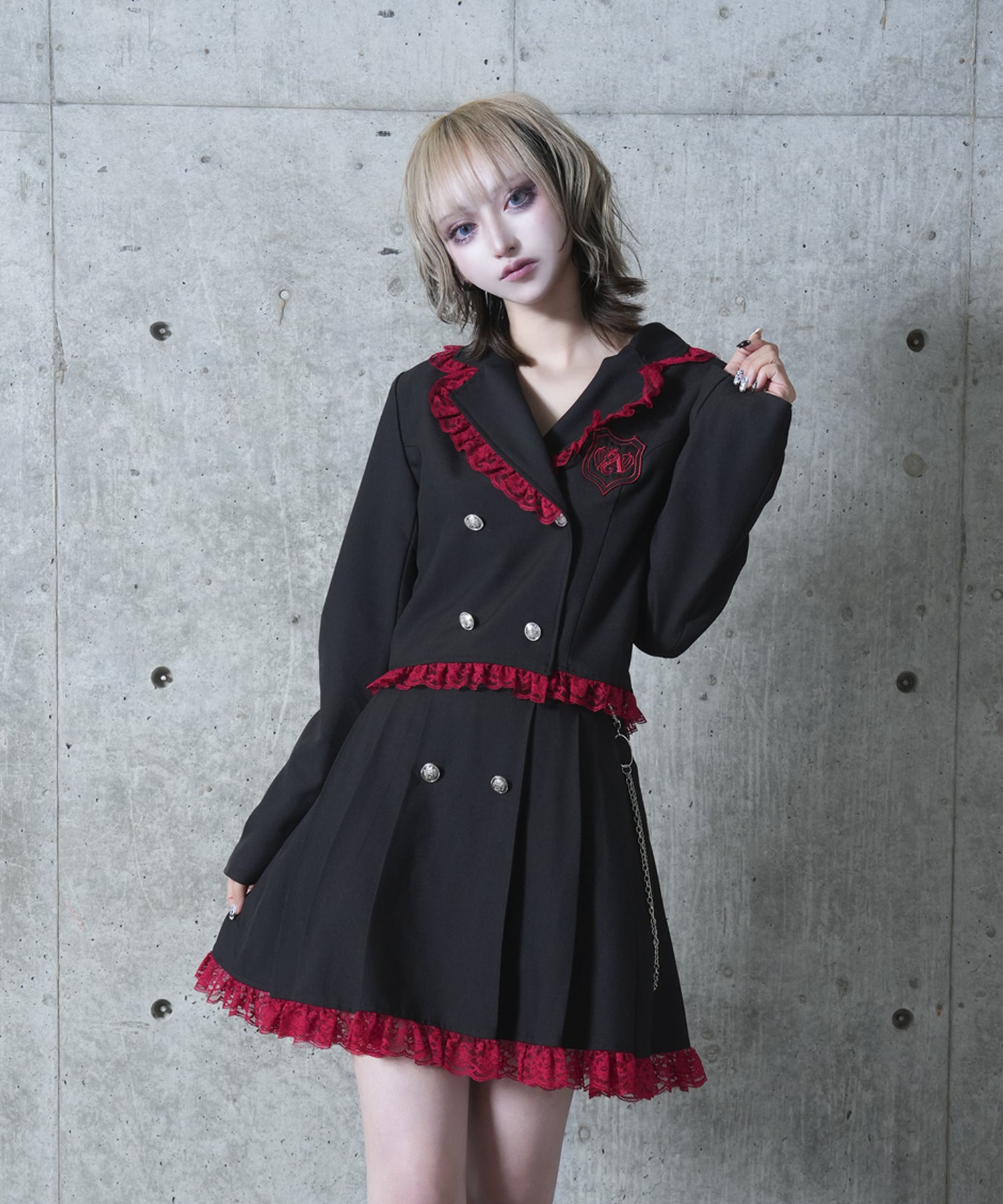 エンブレムワッペン付きレースジャケット ボックスプリーツスカートセット