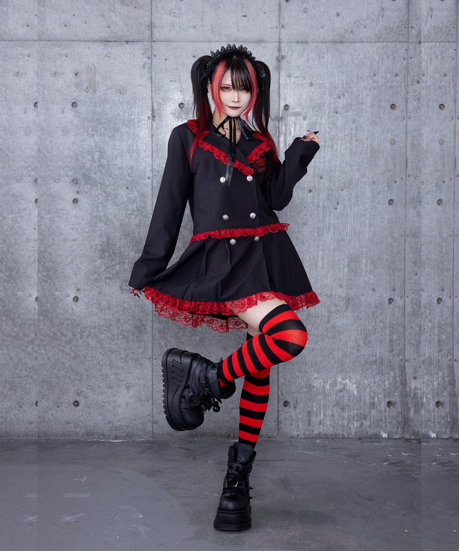 エンブレムワッペン付きレースジャケット ボックスプリーツスカートセット