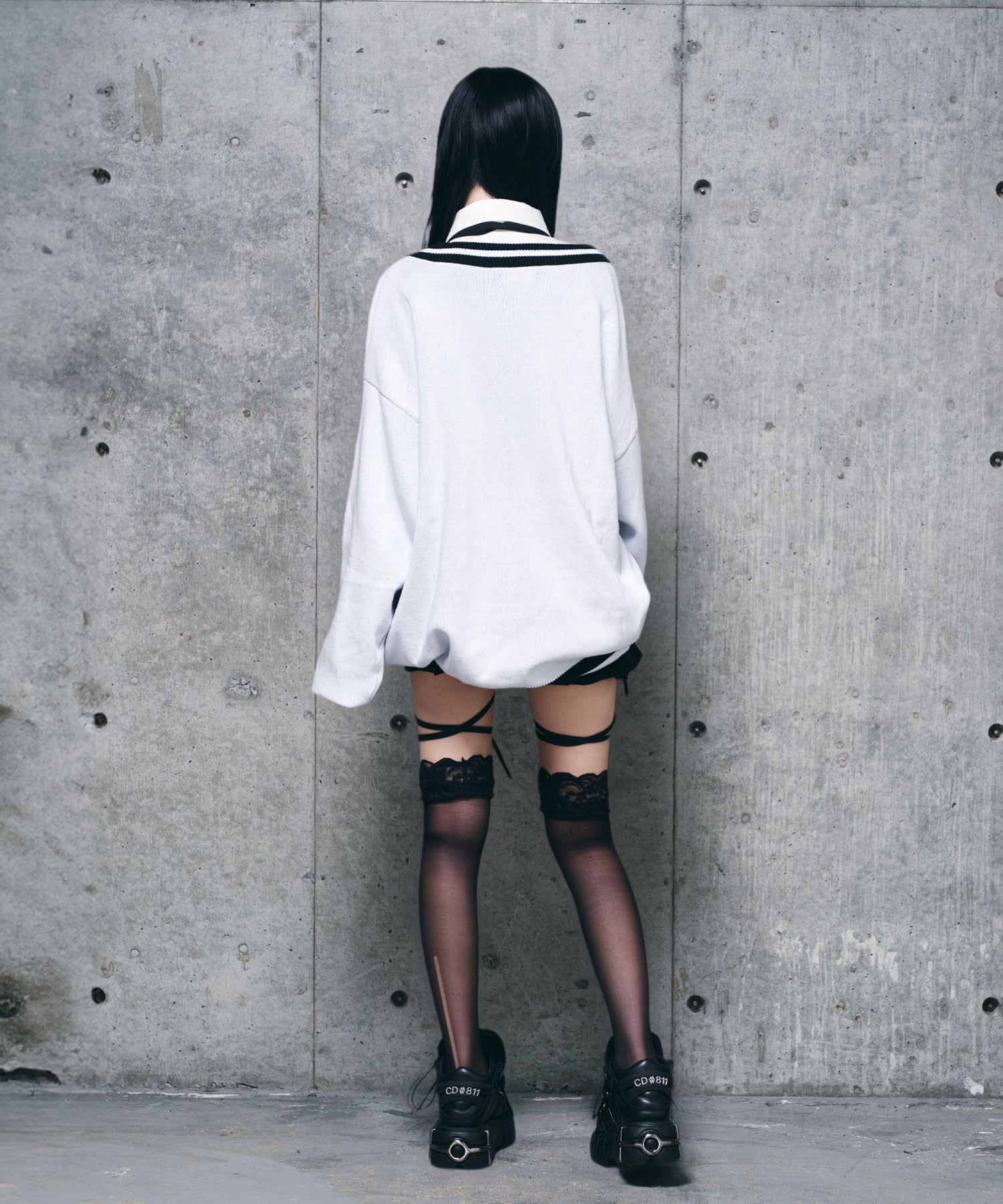 骨ロゴジャカードニット