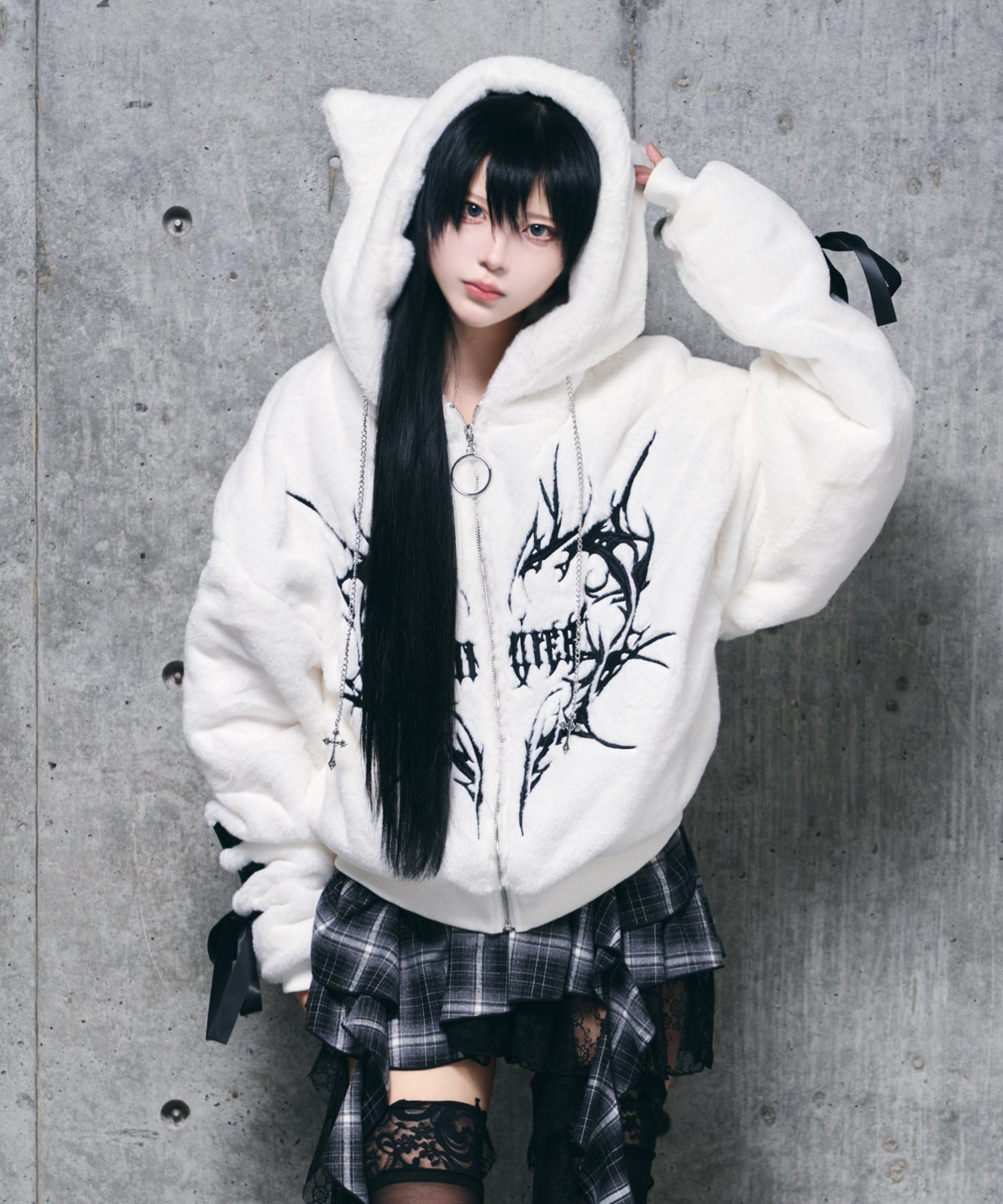 ネコ耳ハートロゴ刺繍ZIPショートファーコート