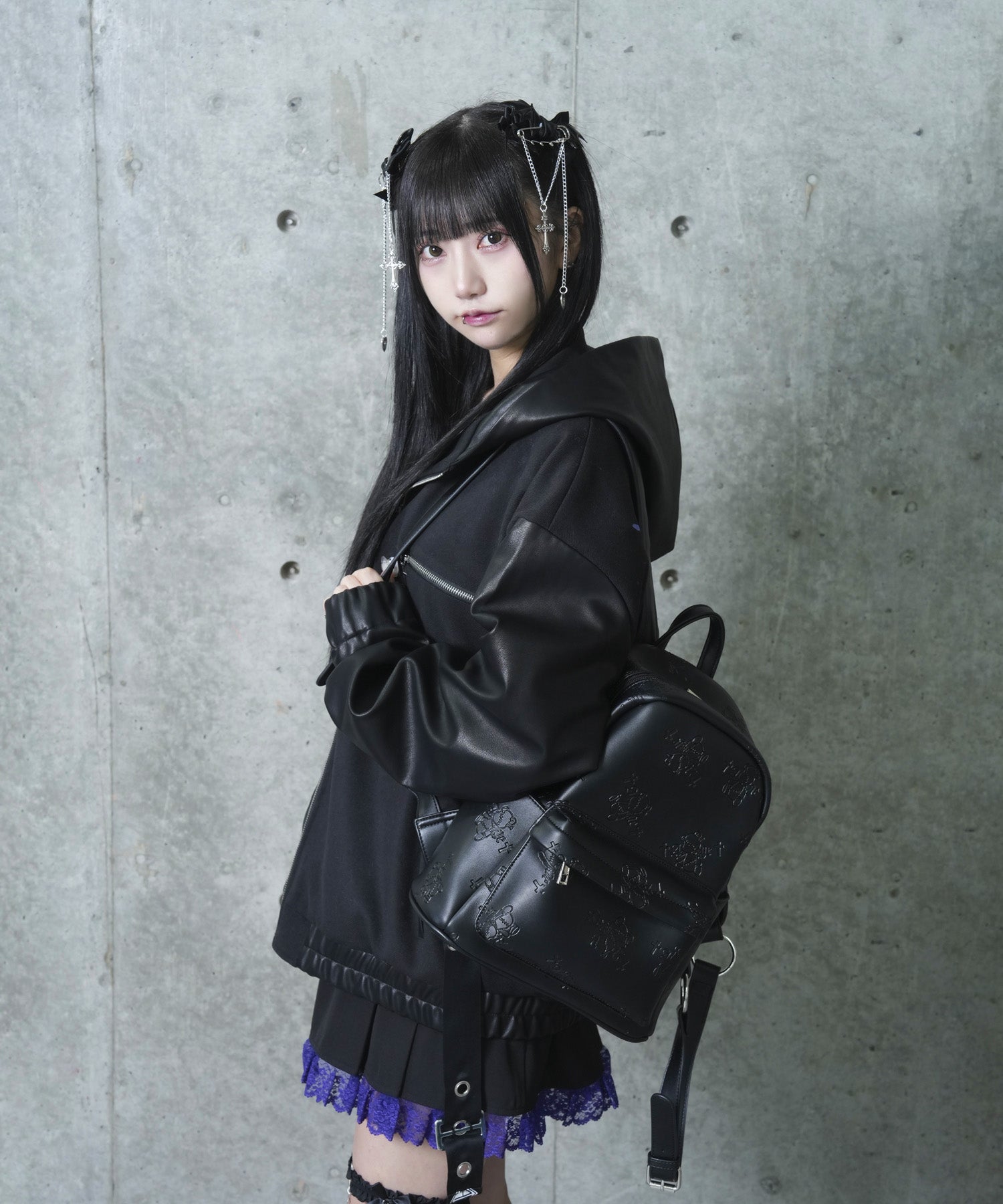 くぎベア型押し総柄リュック