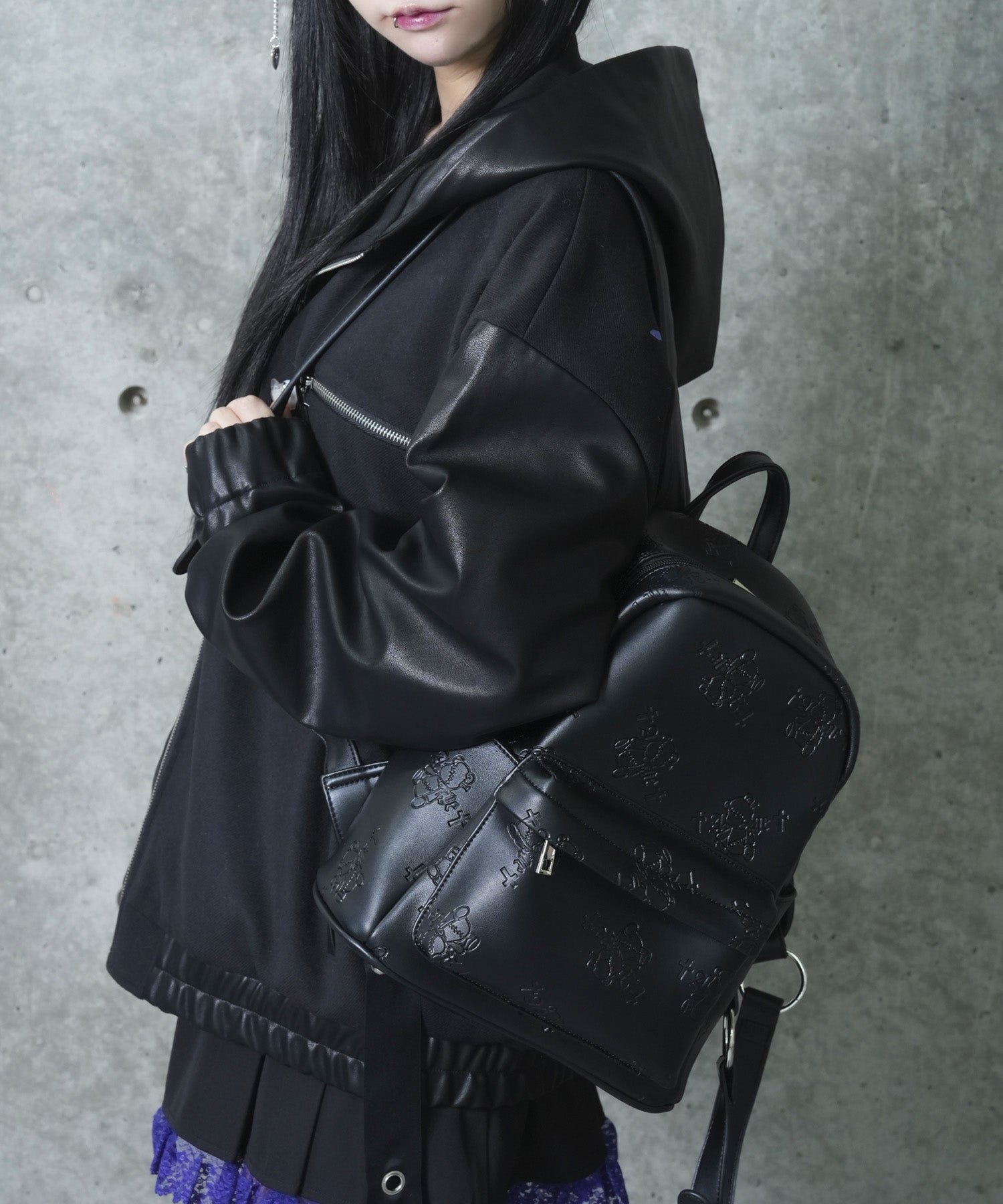 くぎベア型押し総柄リュック