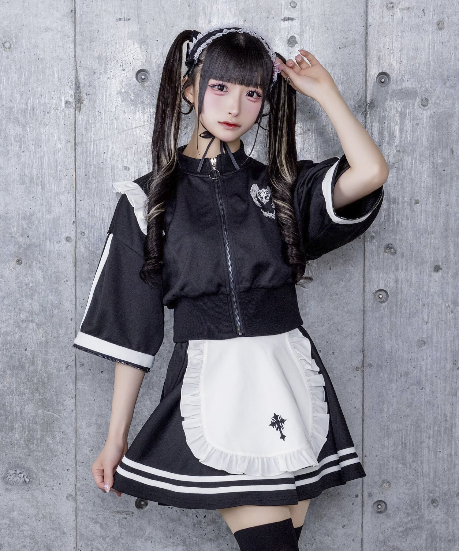 ラインフリル袖ZIPトップス+エプロンスカートセットトップス