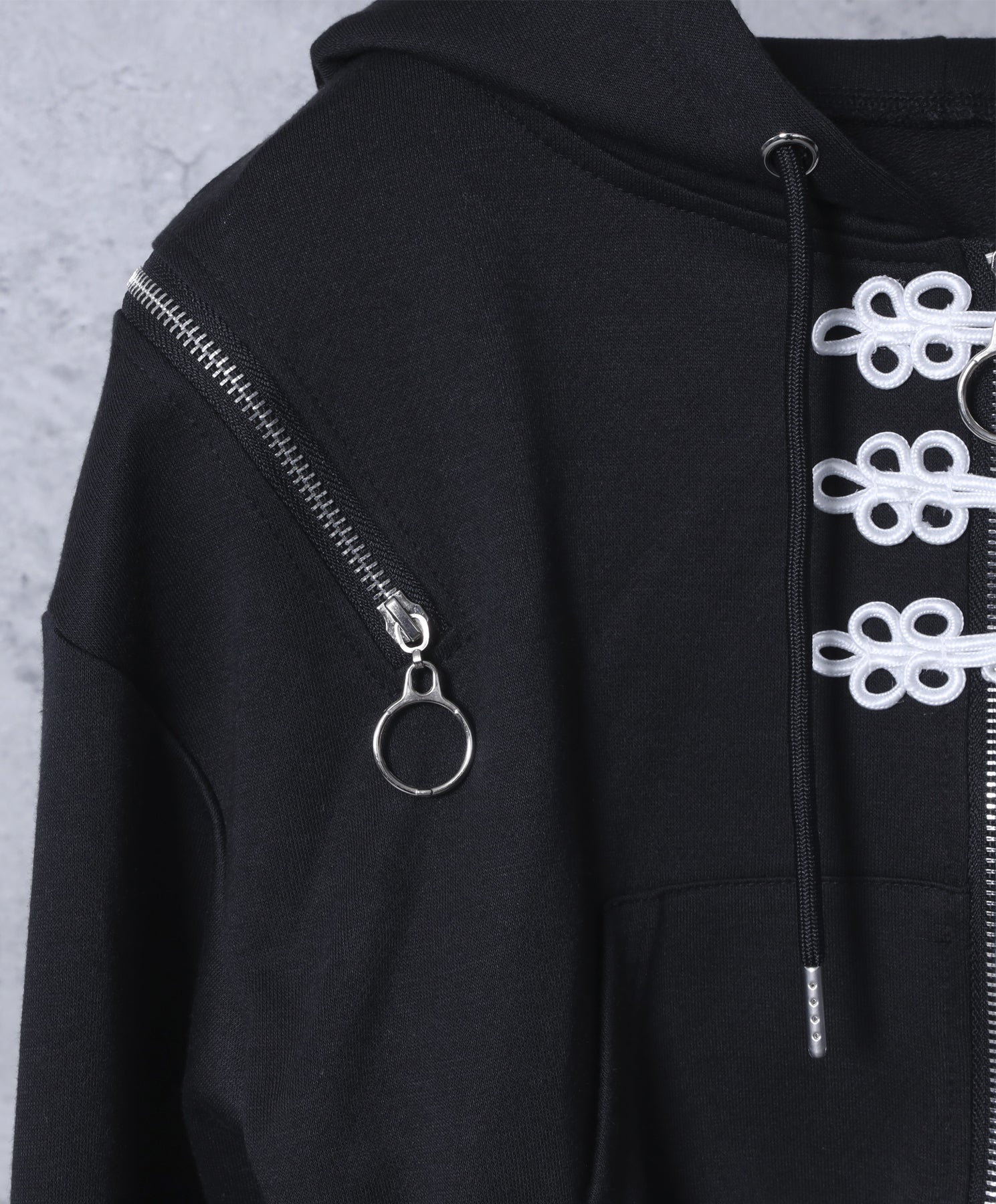 チャイナボタン付きパーカー+フリルスカート