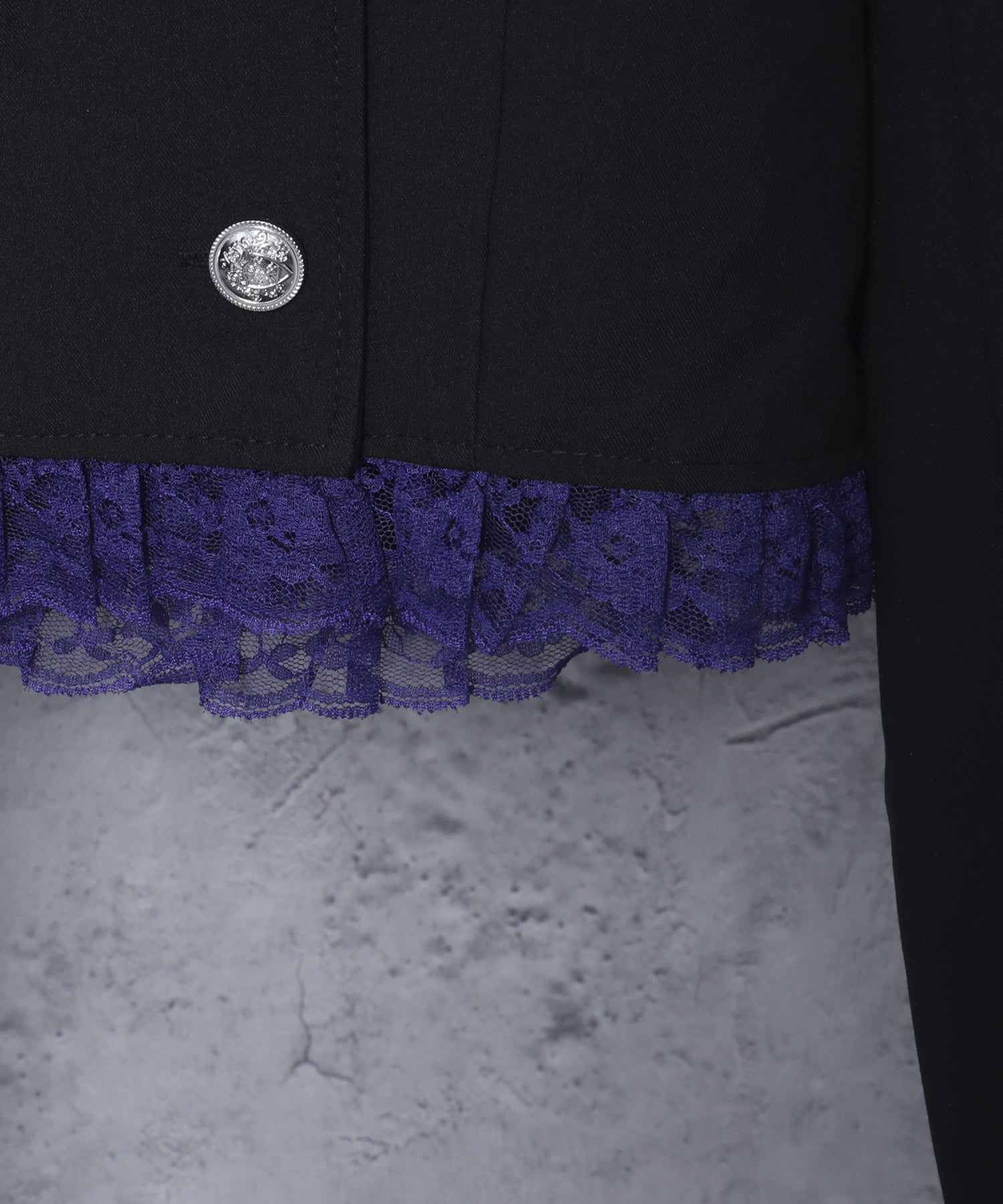 エンブレムワッペン付きレースジャケット ボックスプリーツスカートセット