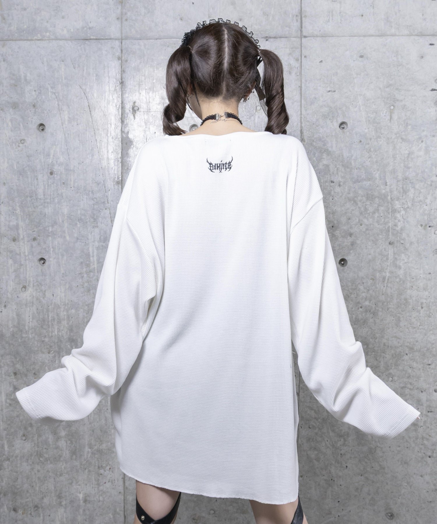 ワッフルコウモリプリントトップス