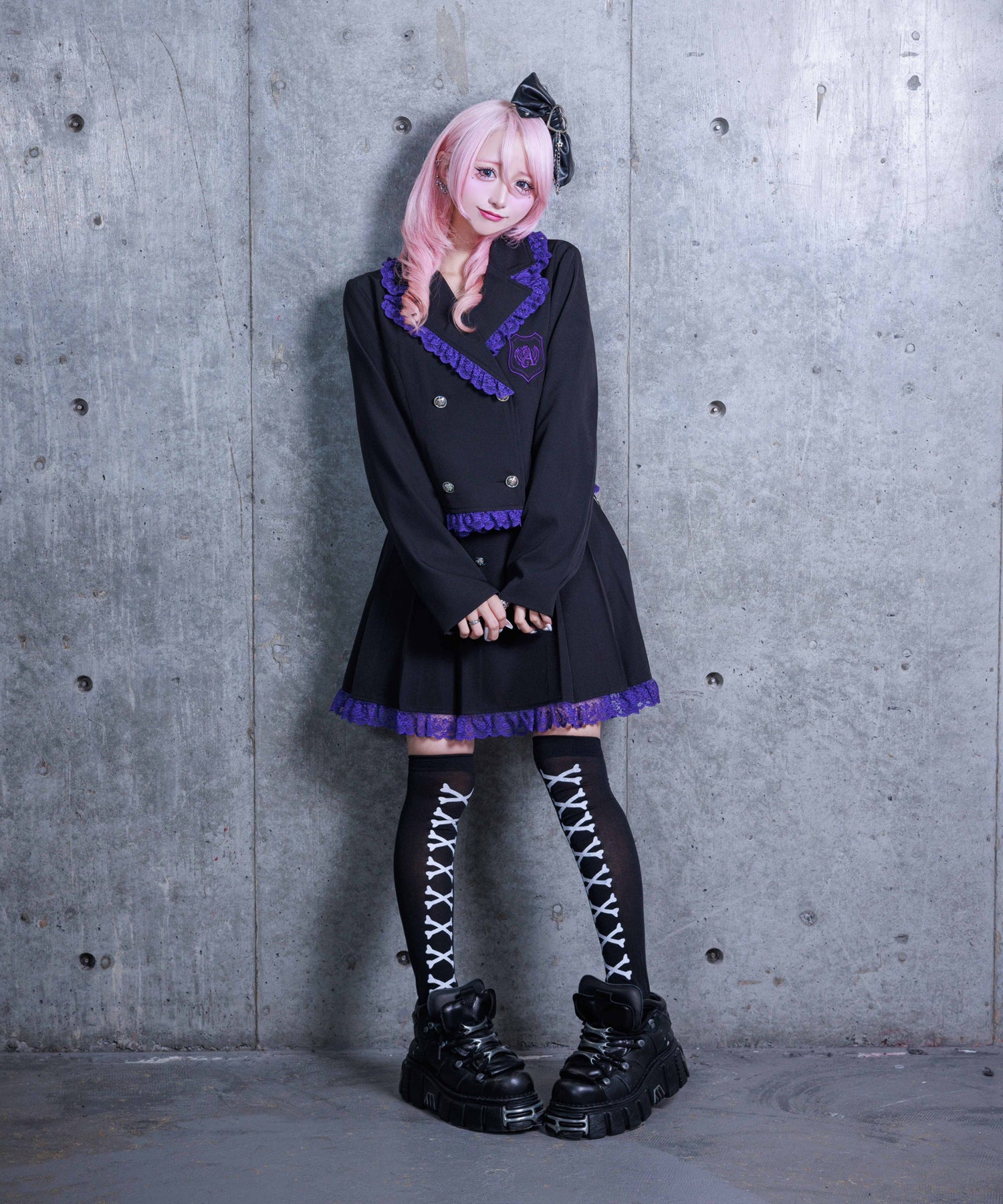 エンブレムワッペン付きレースジャケット ボックスプリーツスカートセット