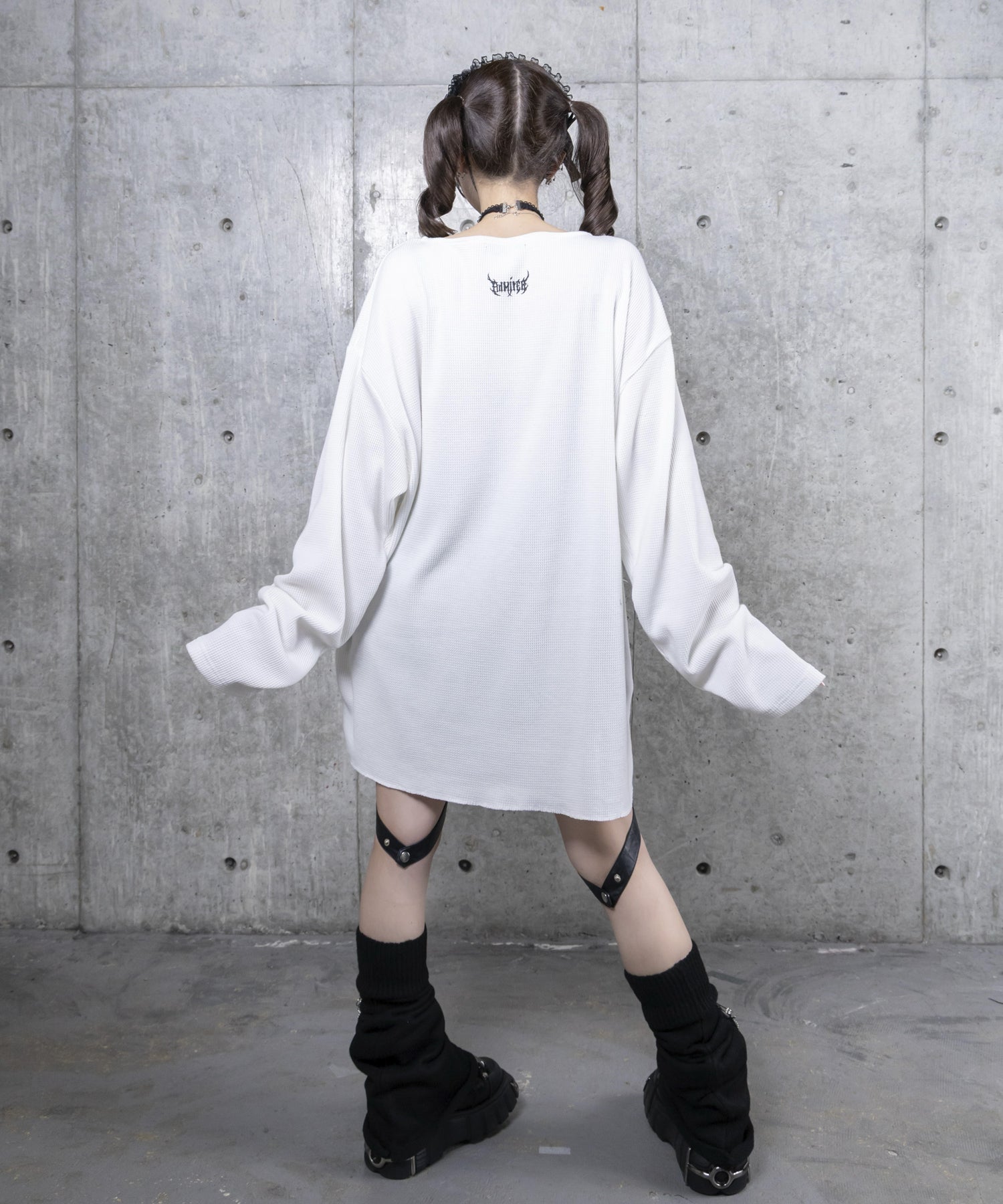 ワッフルコウモリプリントトップス