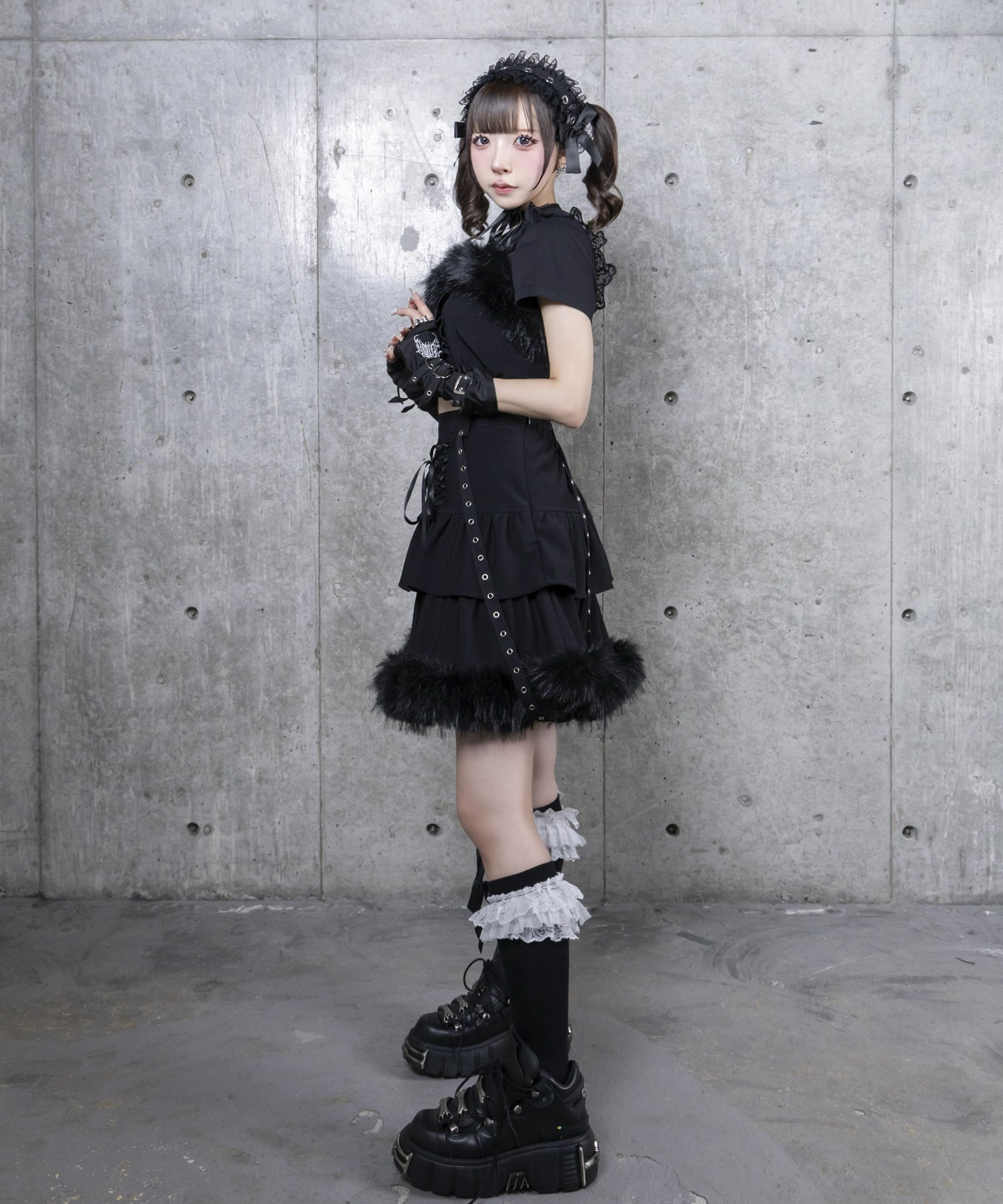 トップス+ハイウエストフリルスカート