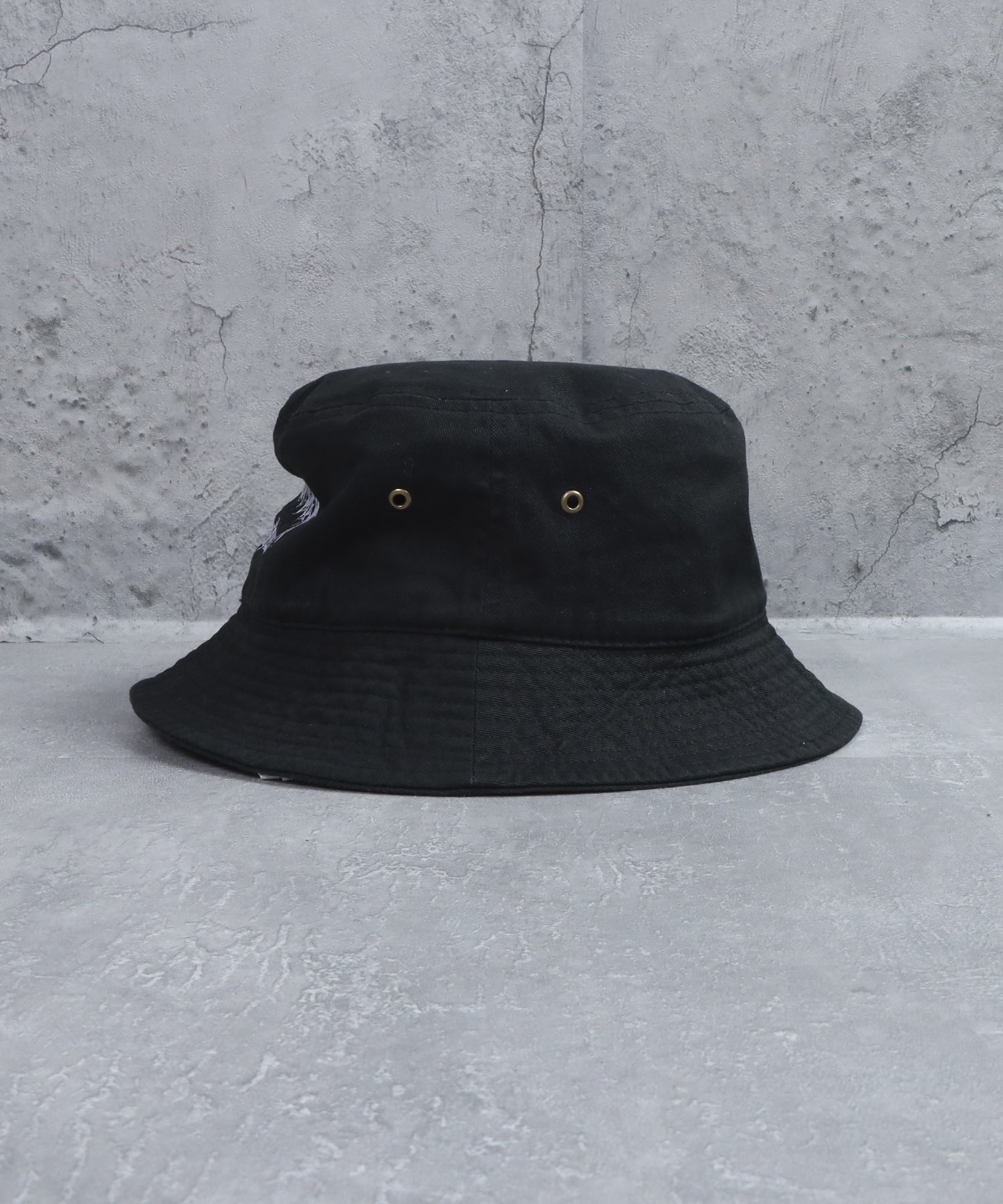 Amilige shelterロゴ刺繍バケットハット