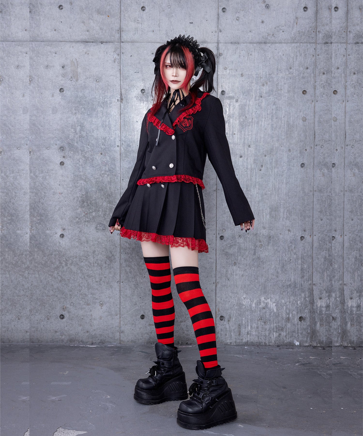 エンブレムワッペン付きレースジャケット ボックスプリーツスカートセット