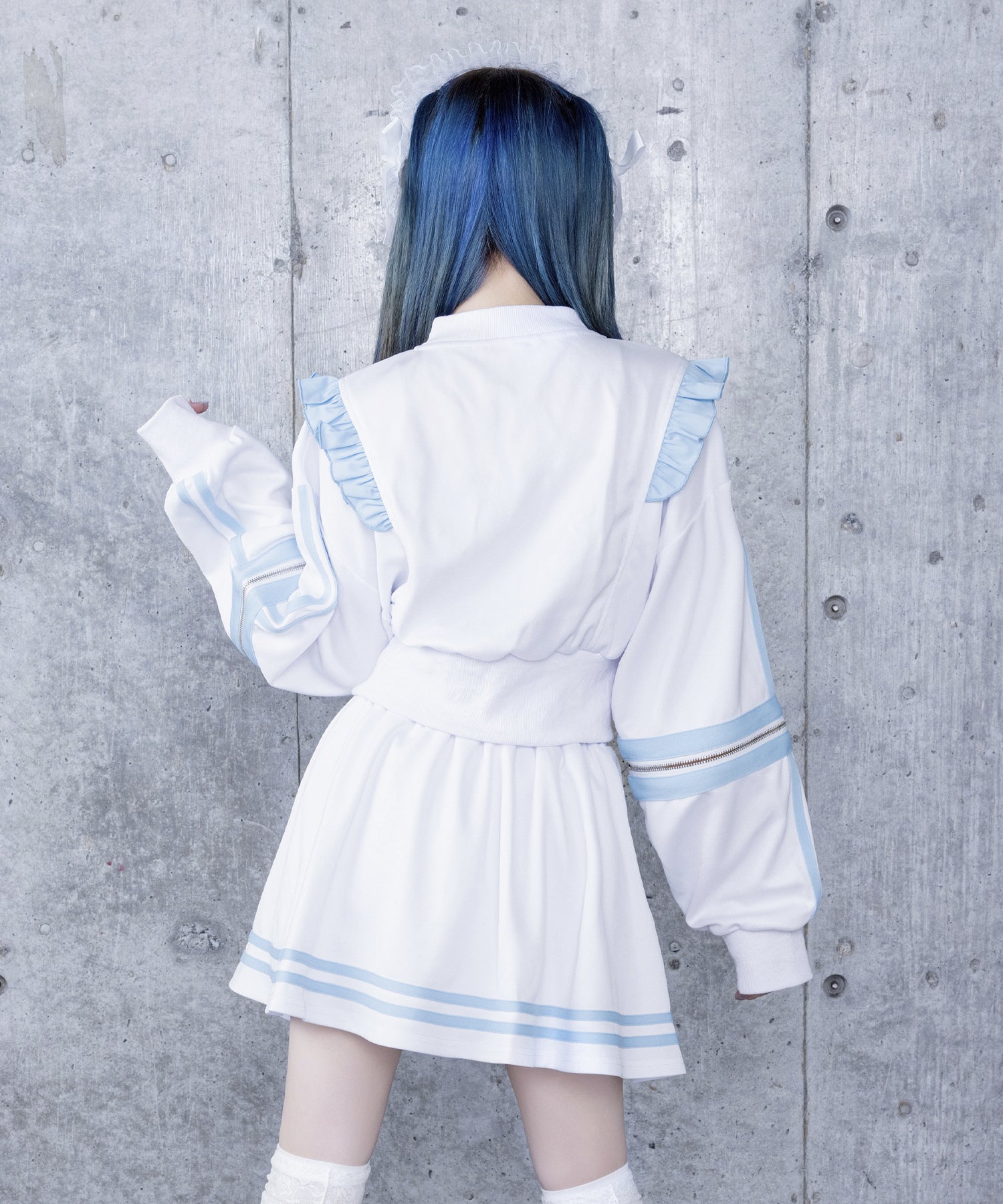 ラインフリル袖ZIPトップス+エプロンスカートセットトップス