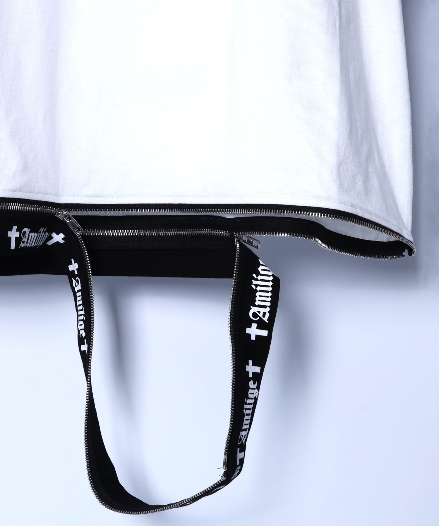 Amiligeロゴ裾ZIP半袖カットソーパーカー