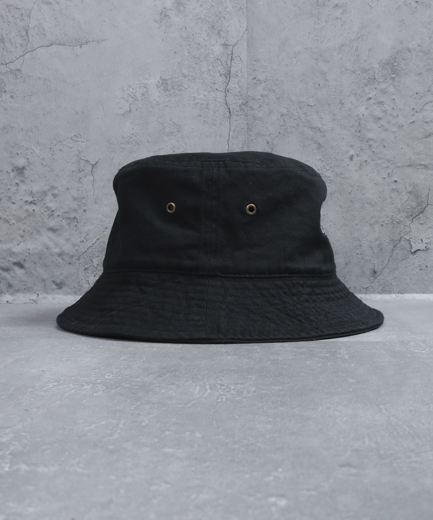 Amilige shelterロゴ刺繍バケットハット