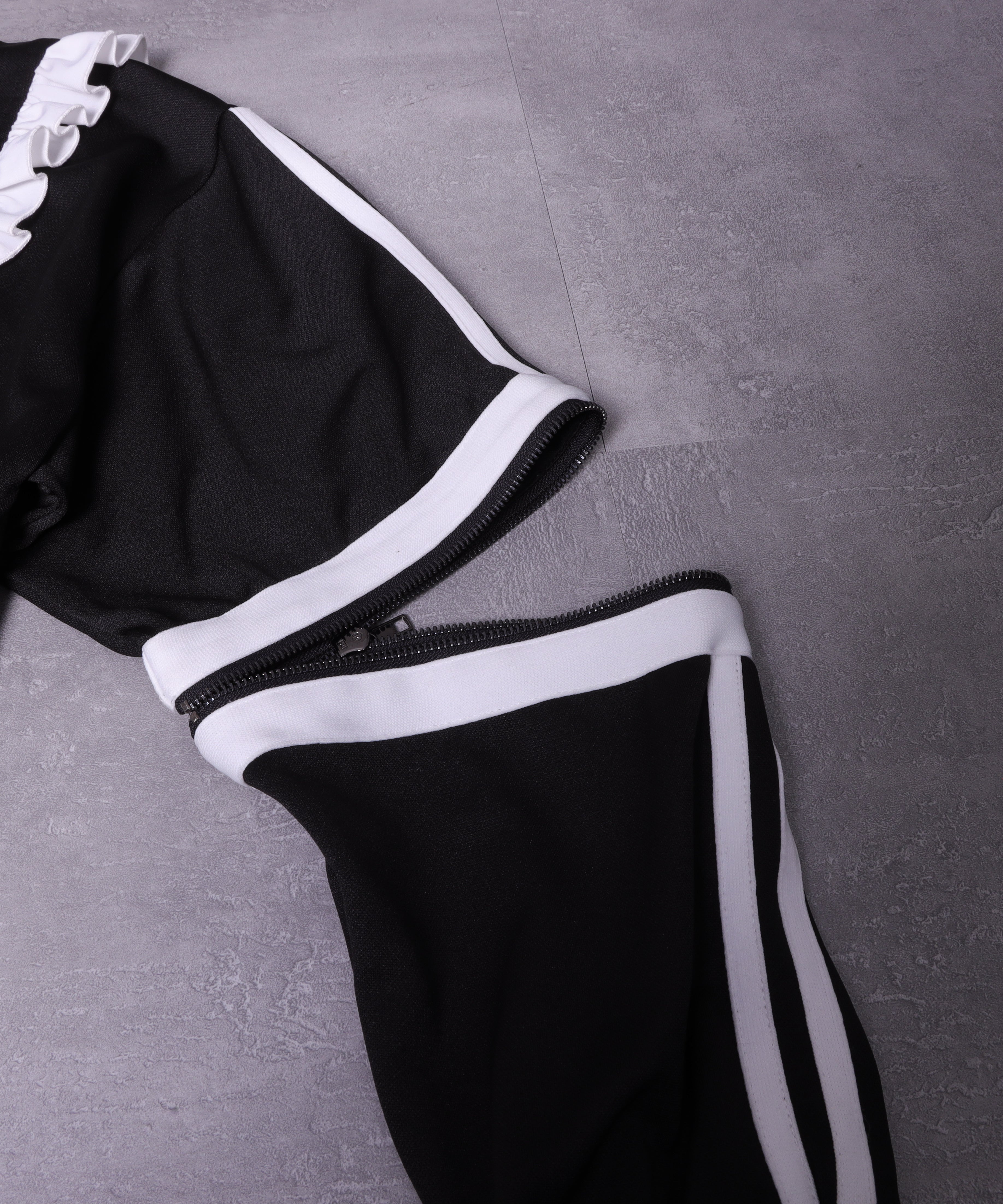 ラインフリル袖ZIPトップス+エプロンスカートセットトップス