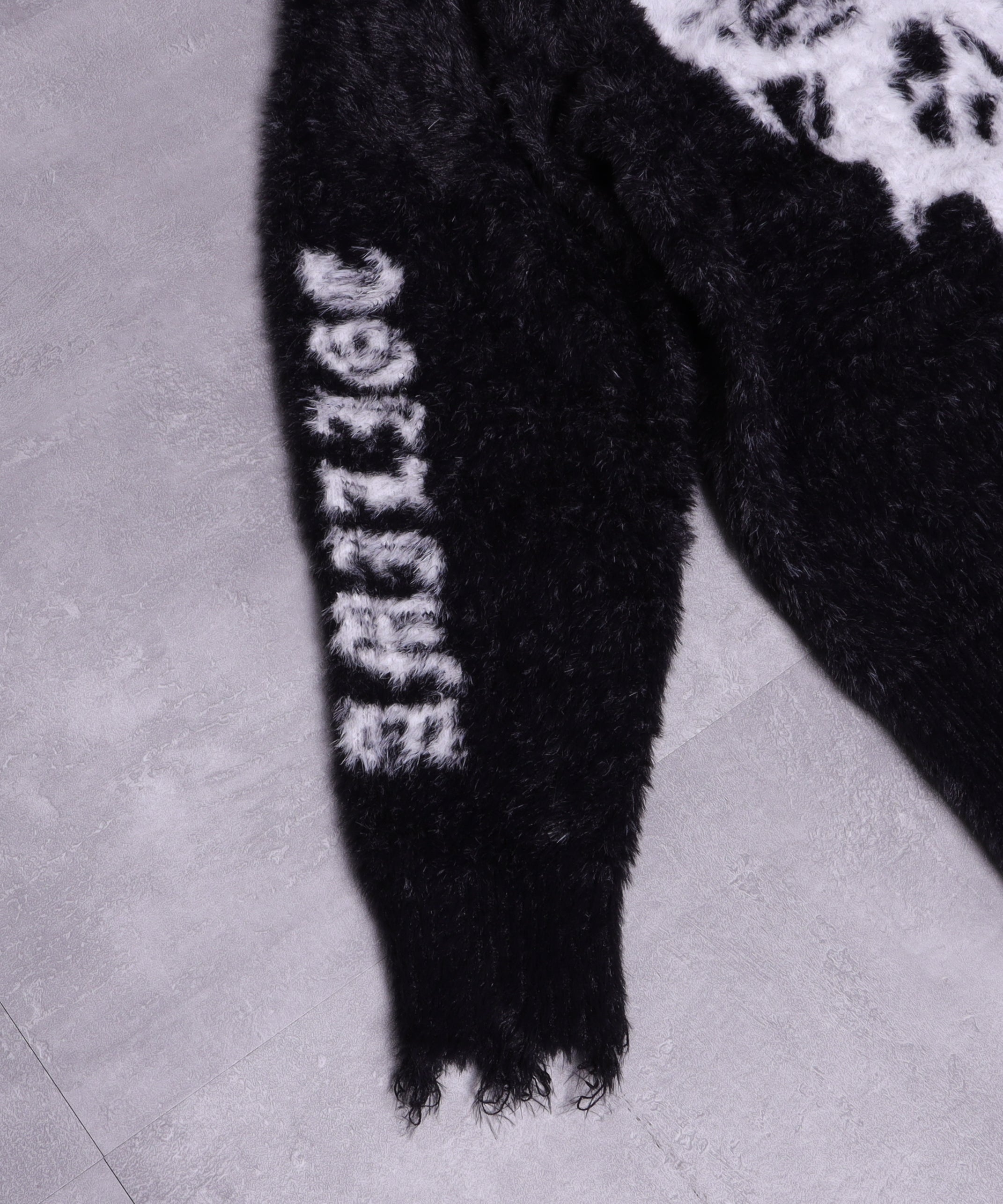 バタフライジャカードシャギーニット