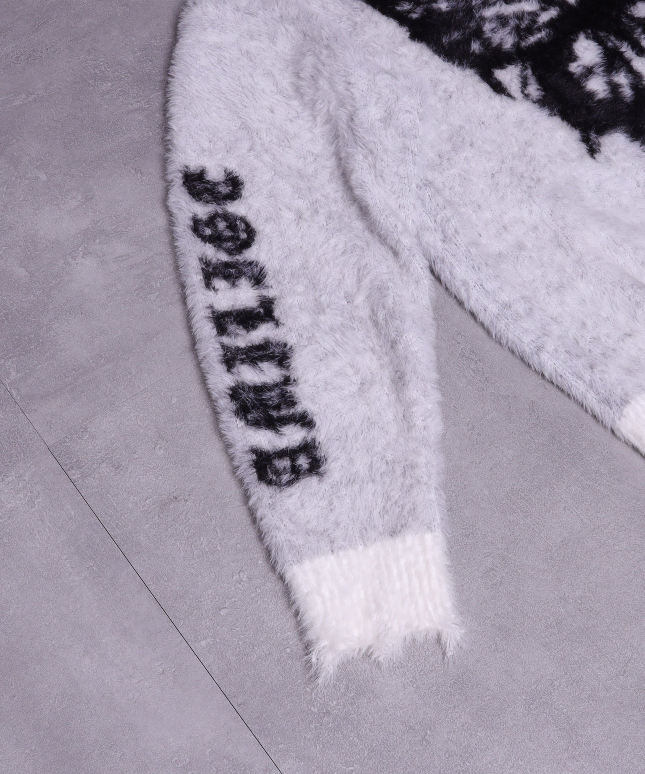 バタフライジャカードシャギーニット