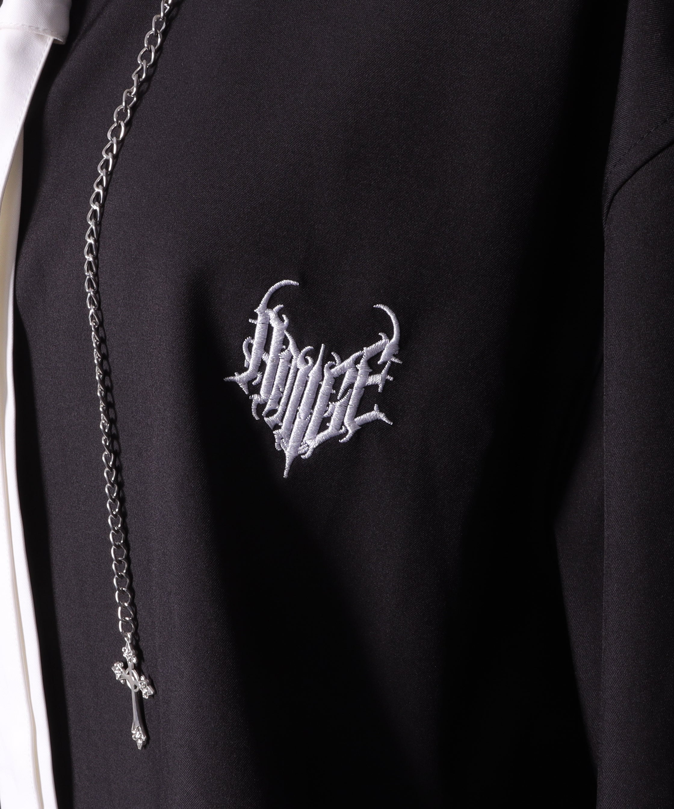 チェーン付きバイカラーリボンシャツ