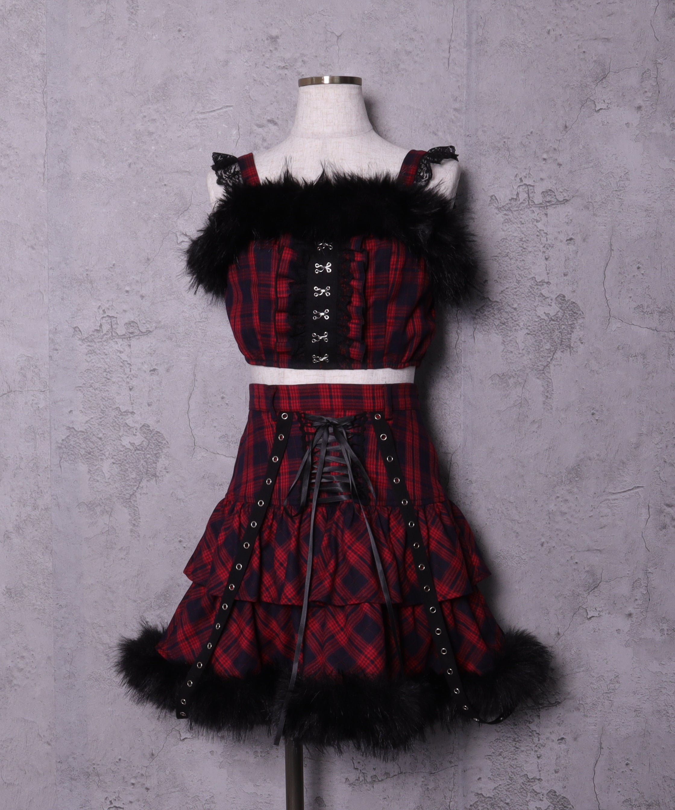 トップス+ハイウエストフリルスカート