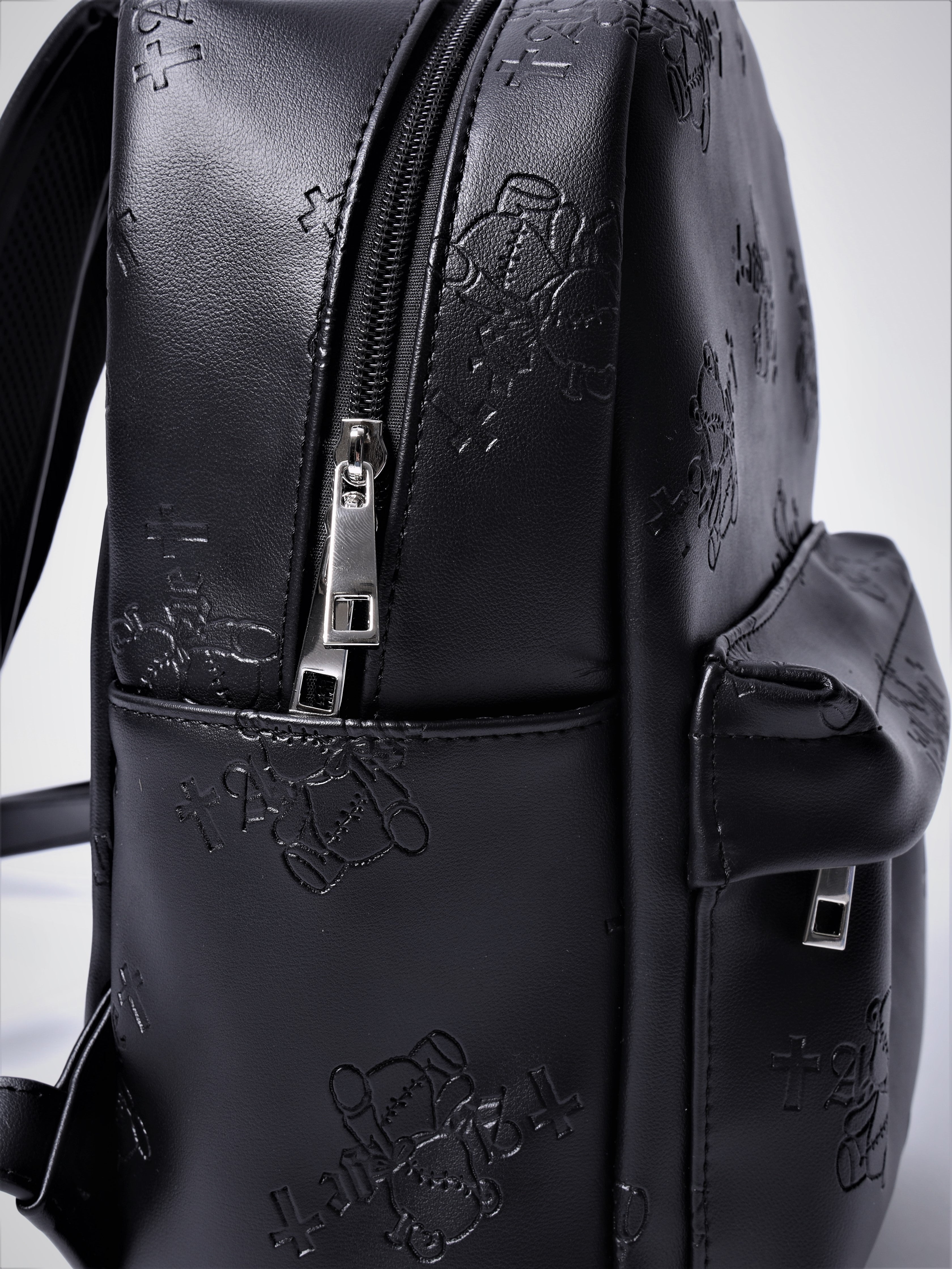 くぎベア型押し総柄リュック