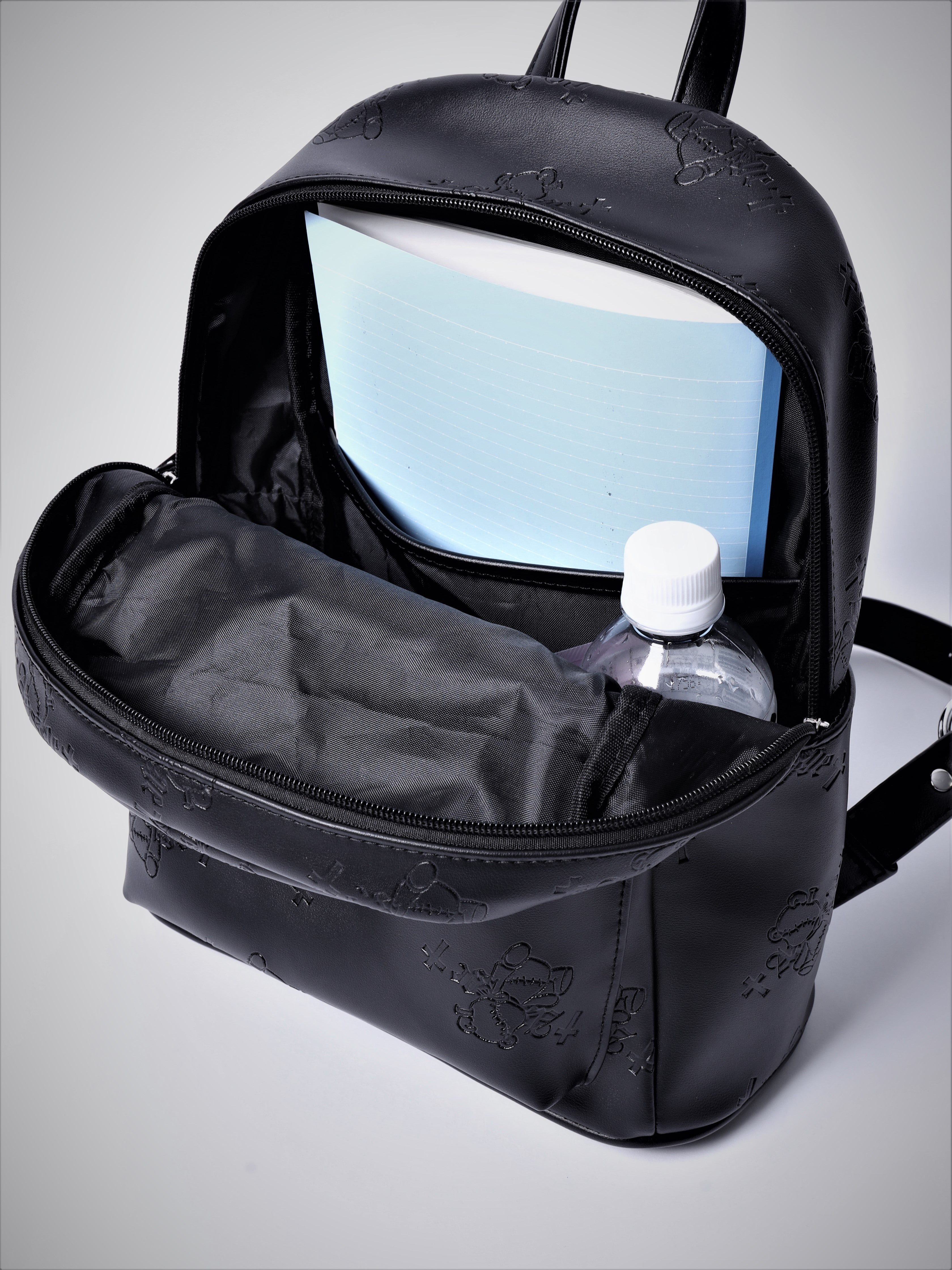 くぎベア型押し総柄リュック