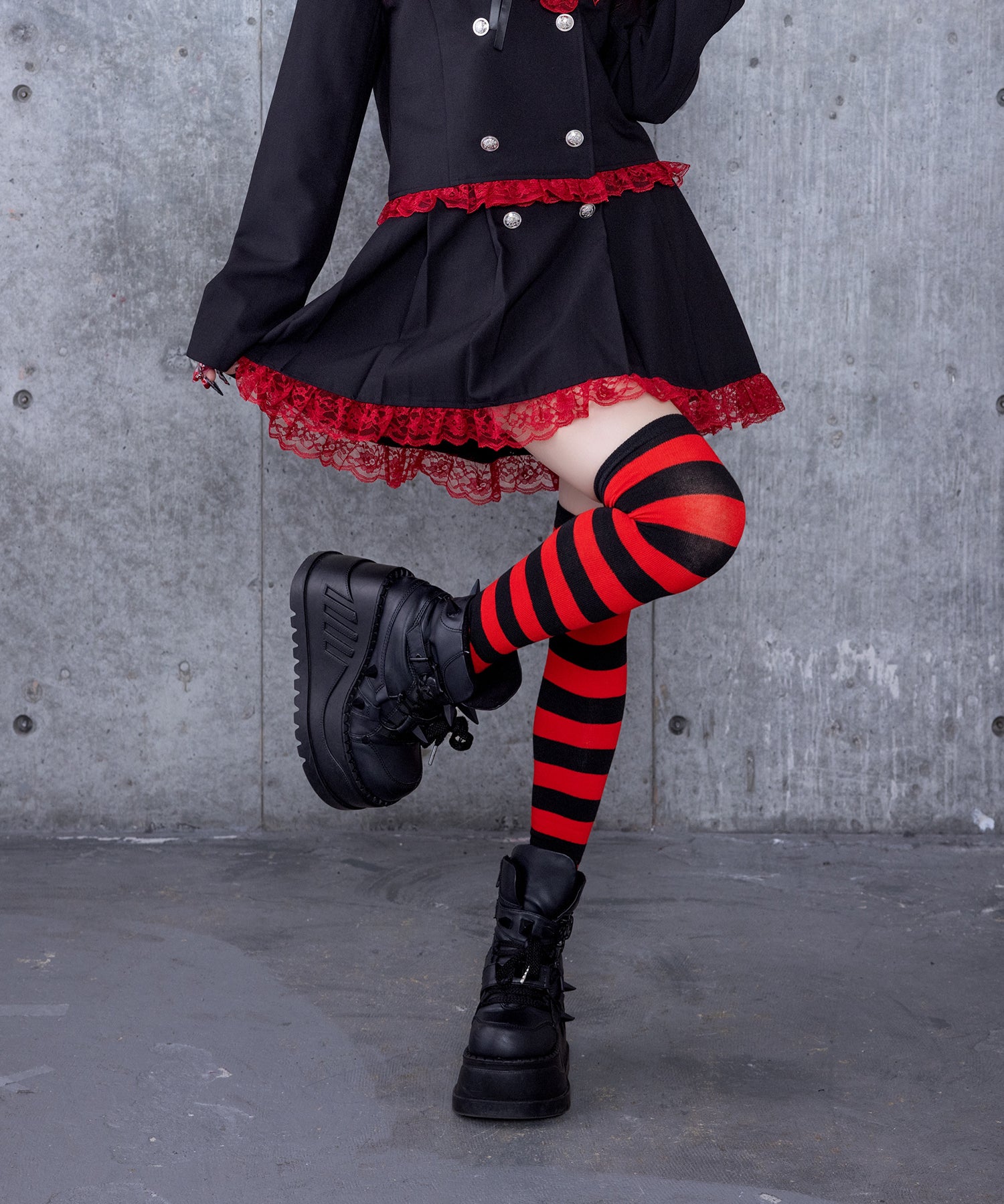 エンブレムワッペン付きレースジャケット ボックスプリーツスカートセット