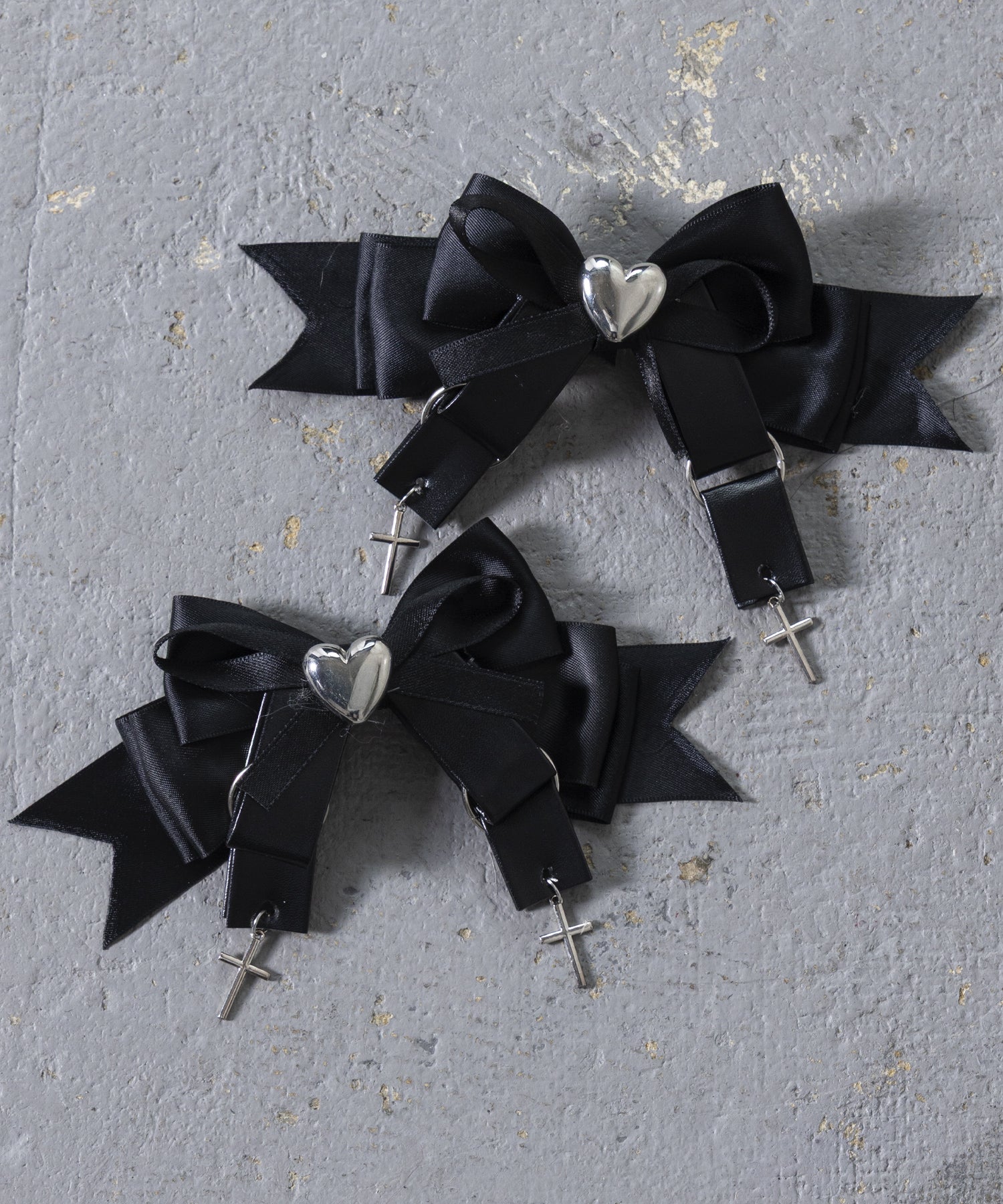 【Asheri-アシェリ-】ハートクロス付きリボン